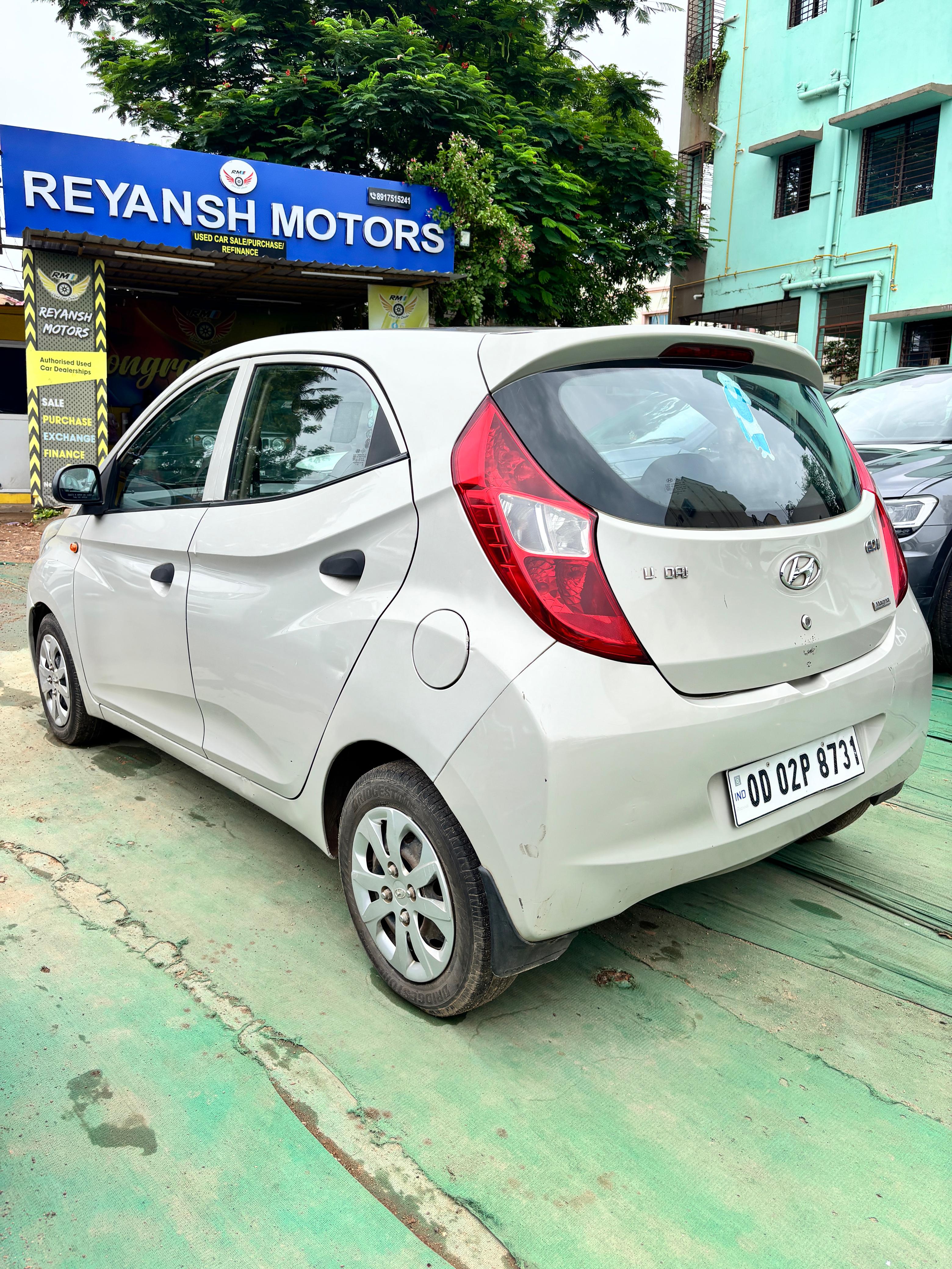 Vehicle image 6