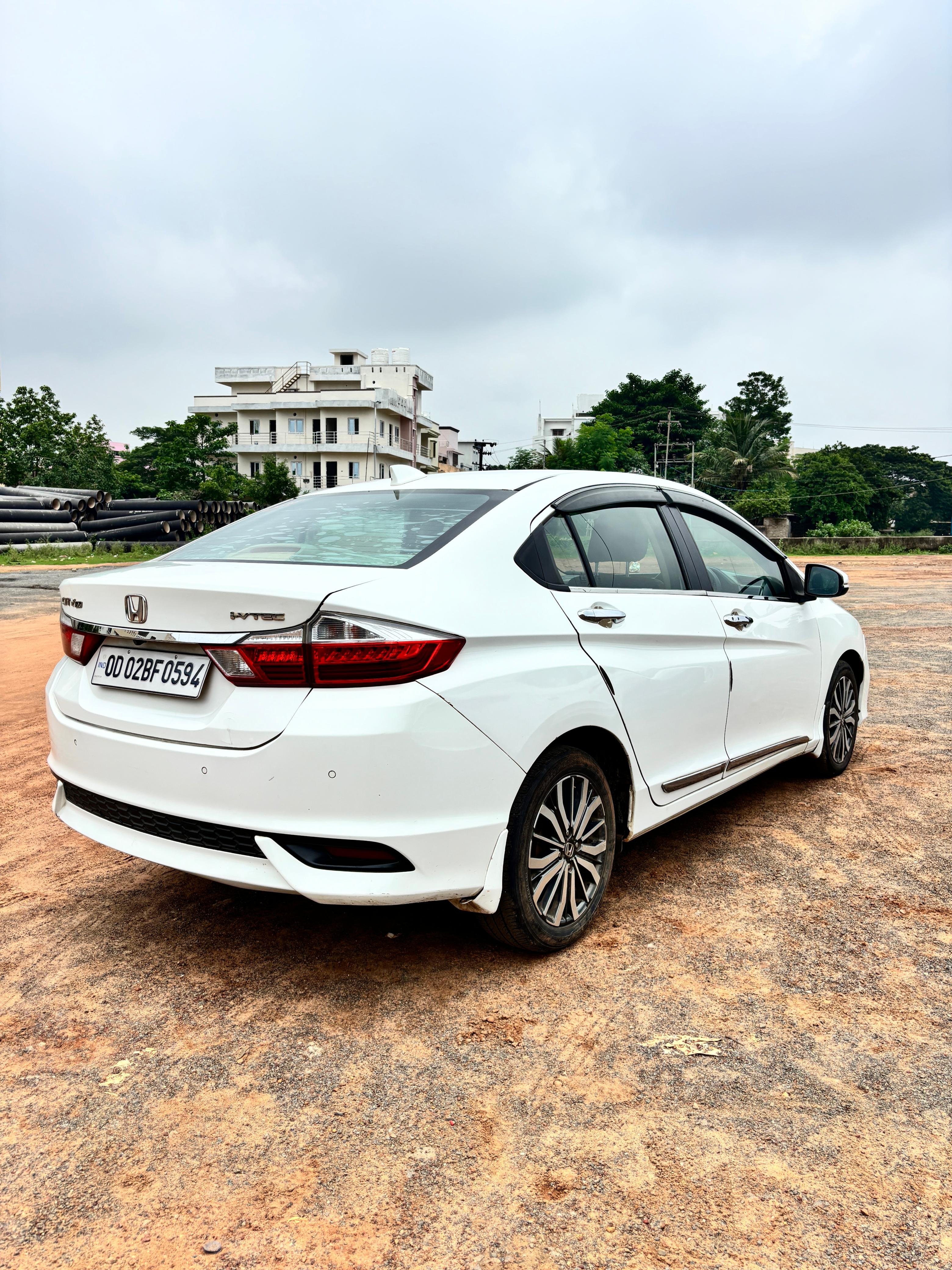 Vehicle image 7