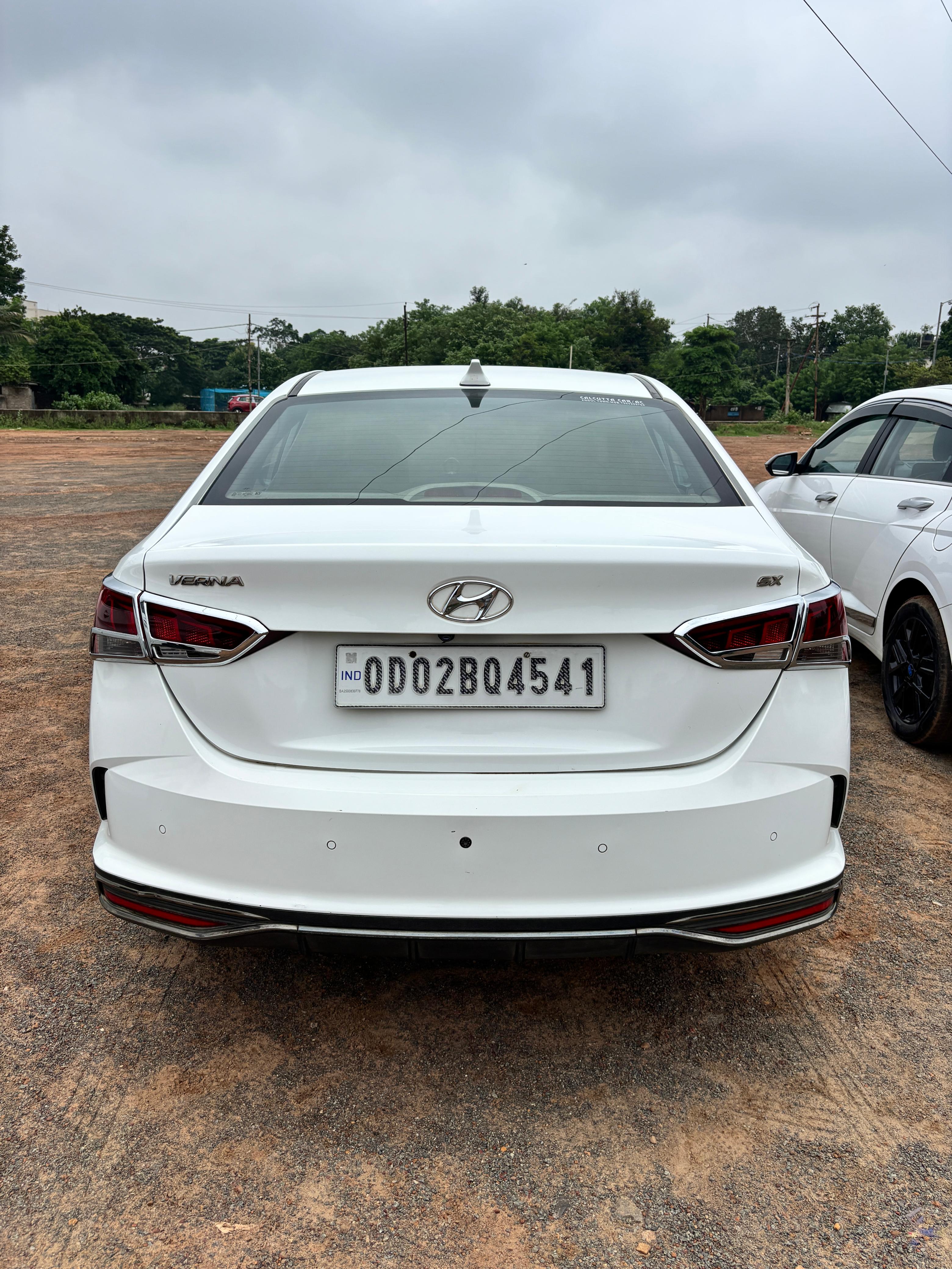 Vehicle image 9