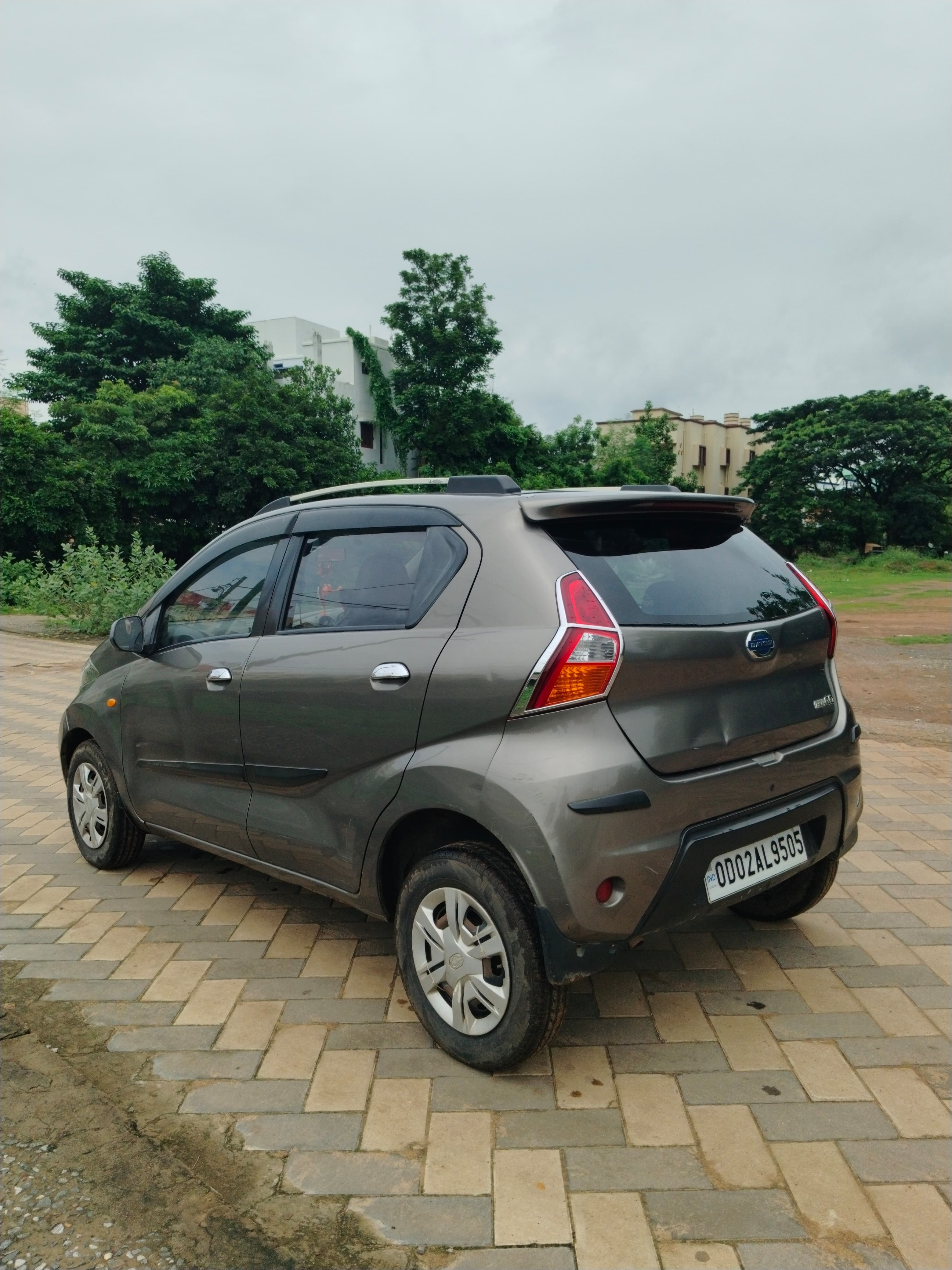 Vehicle image 10