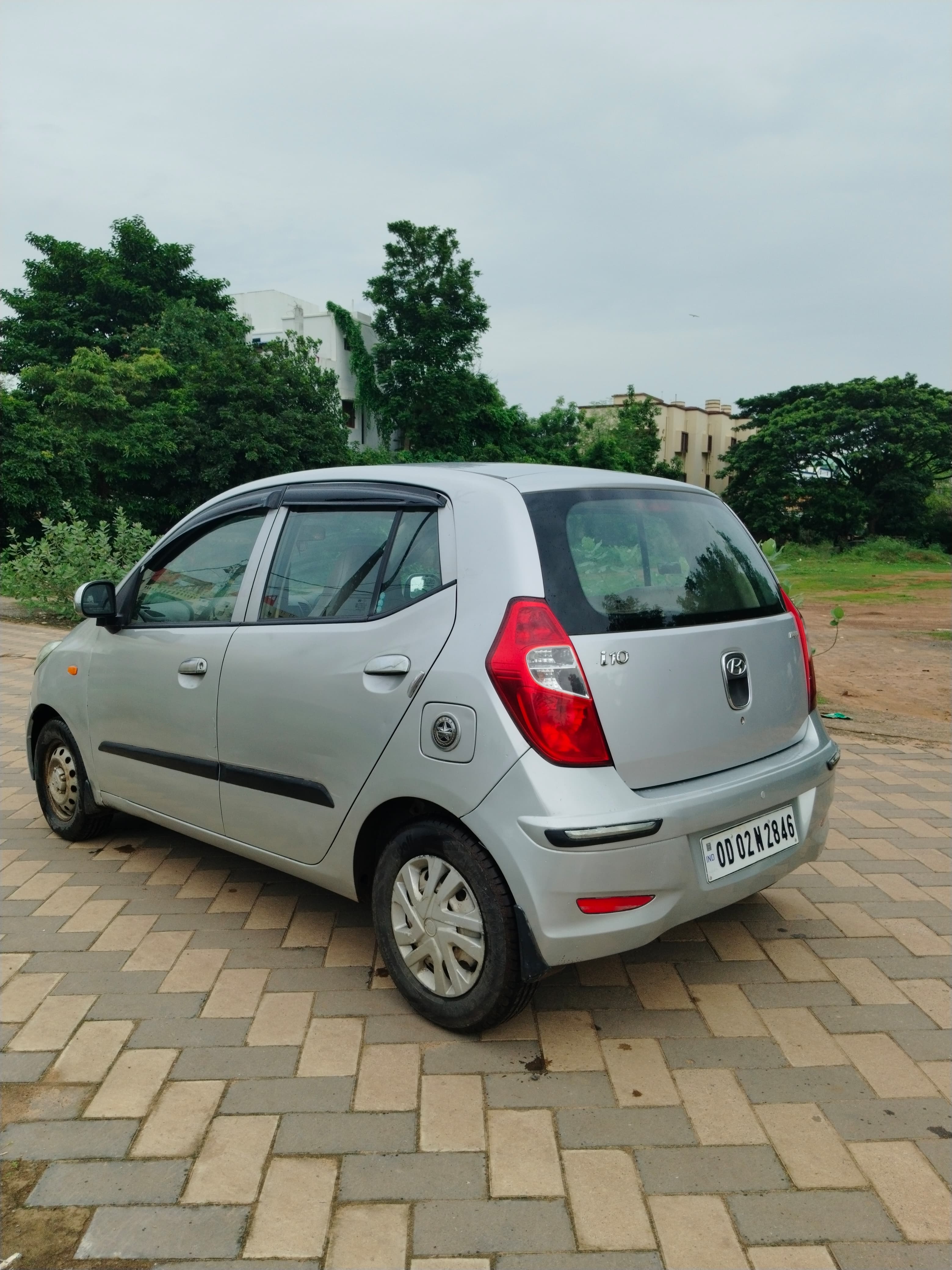 Vehicle image 9