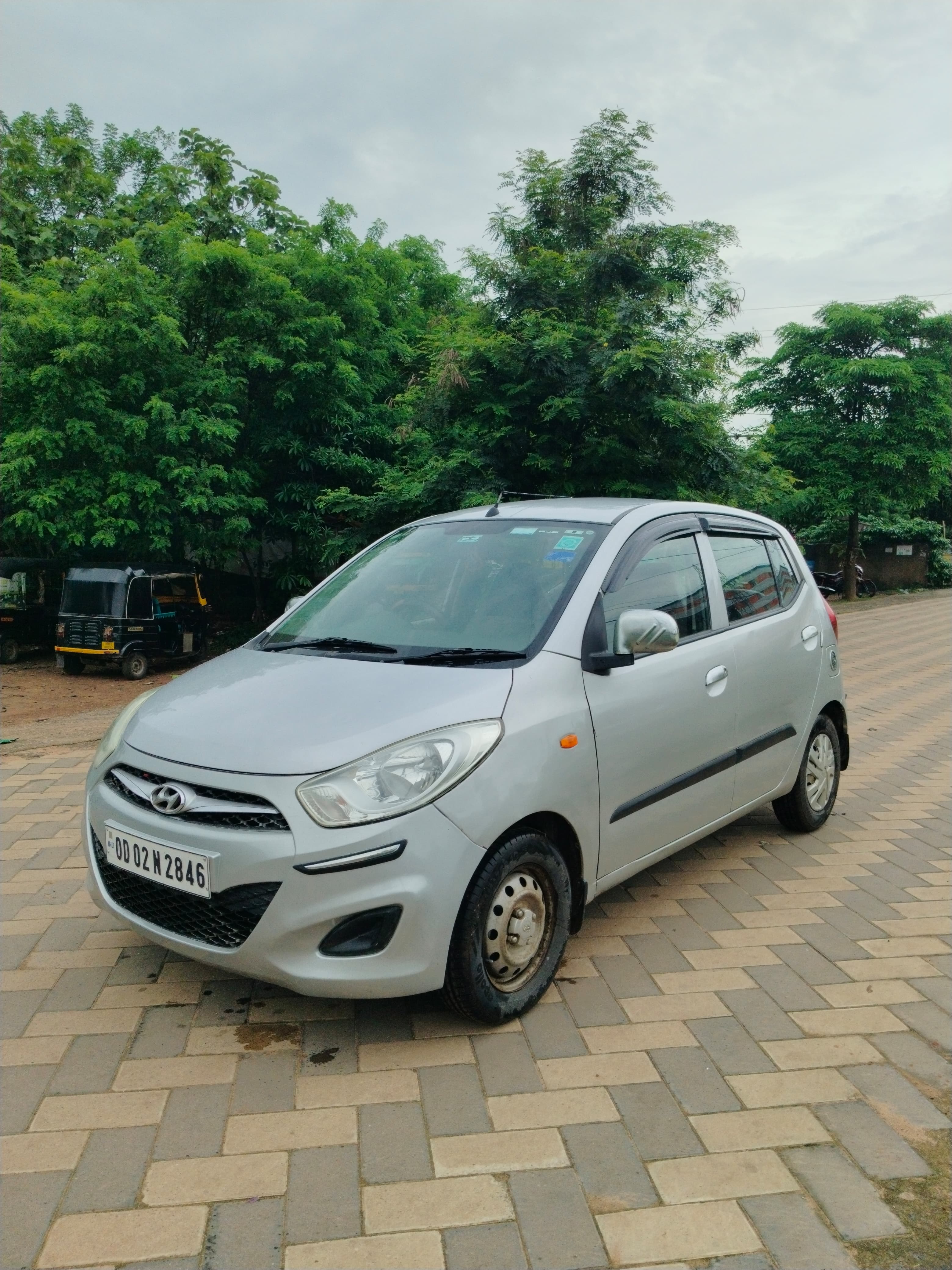 Vehicle image 8