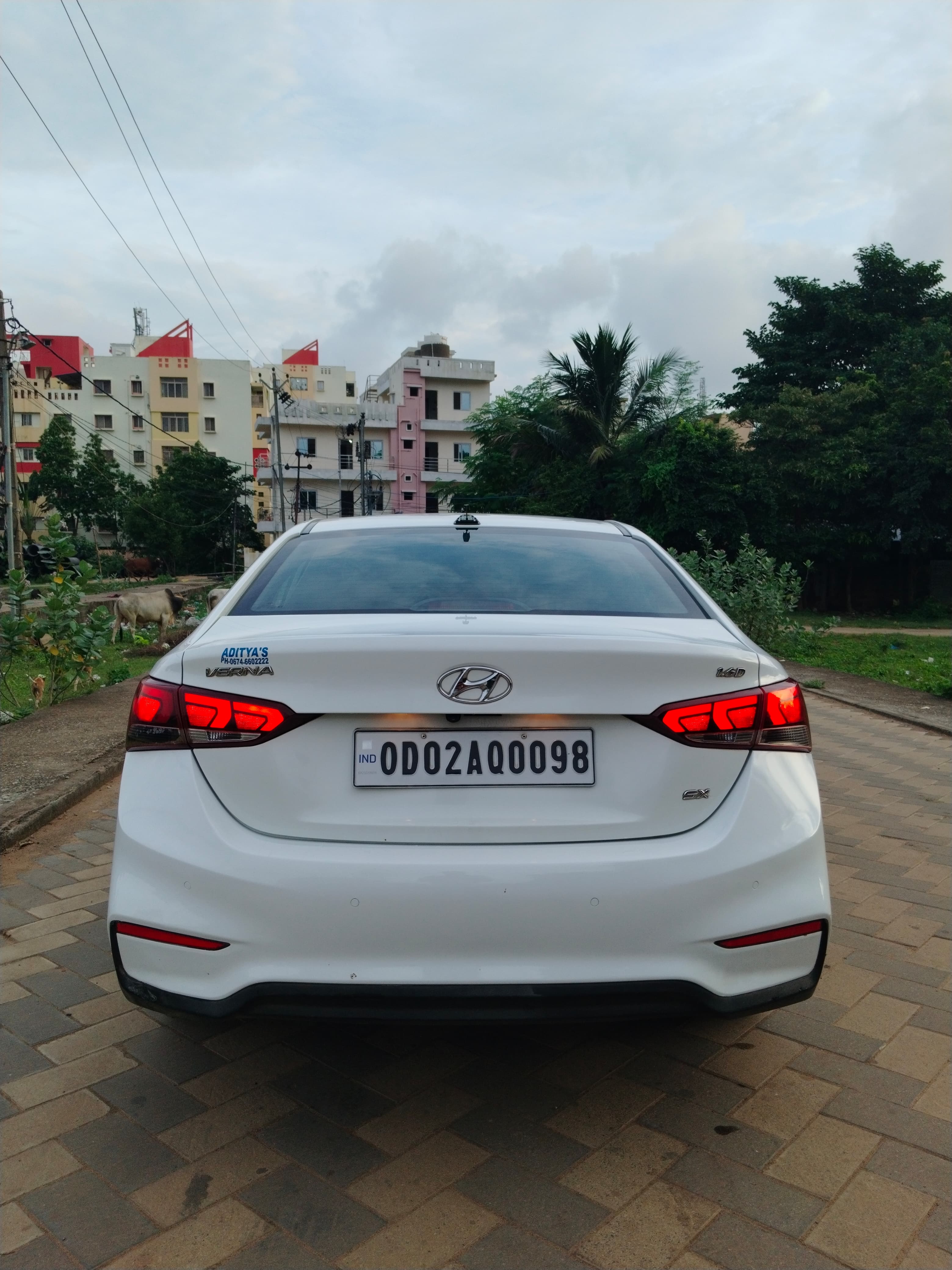 Vehicle image 14