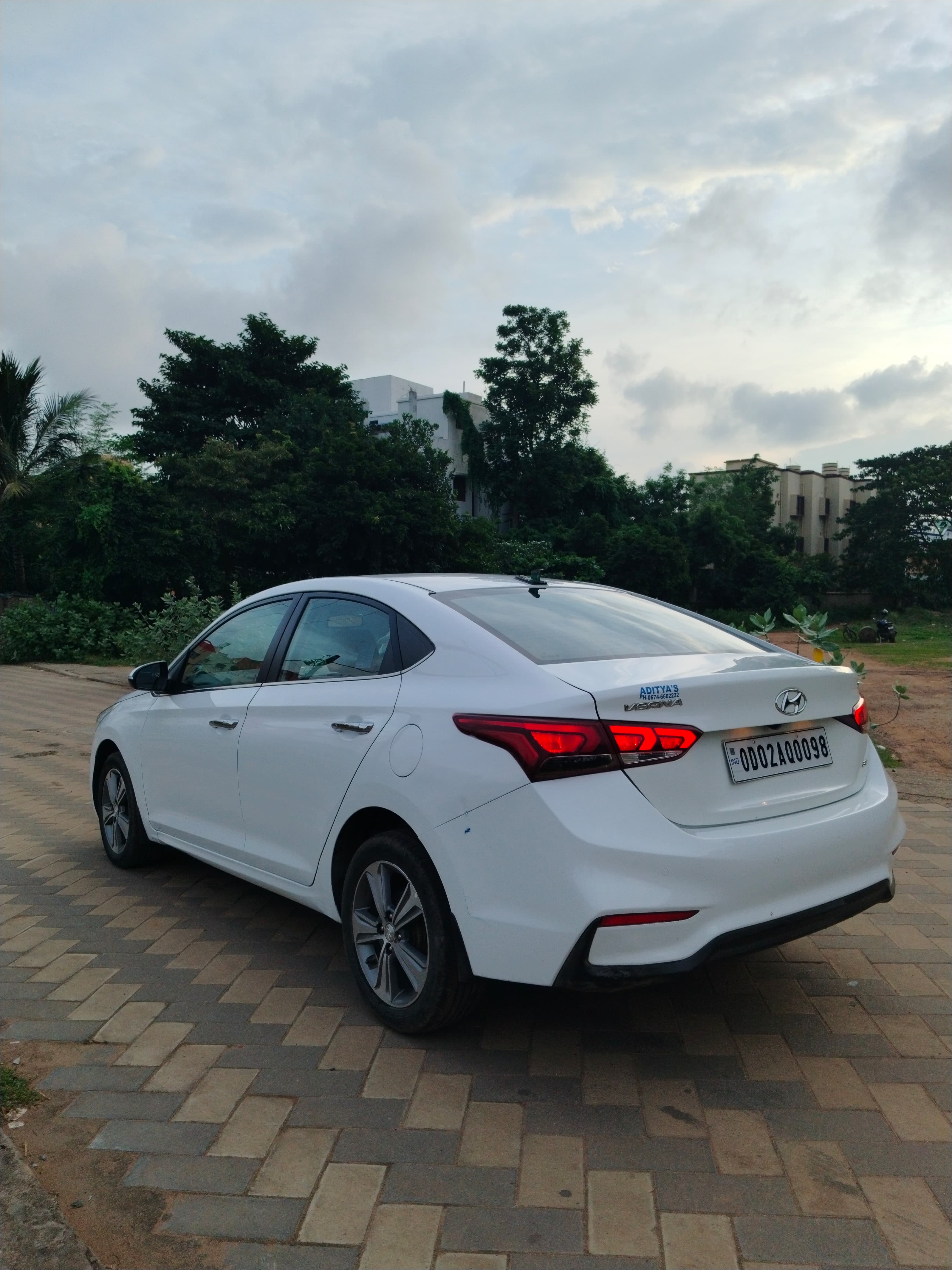 Vehicle image 6
