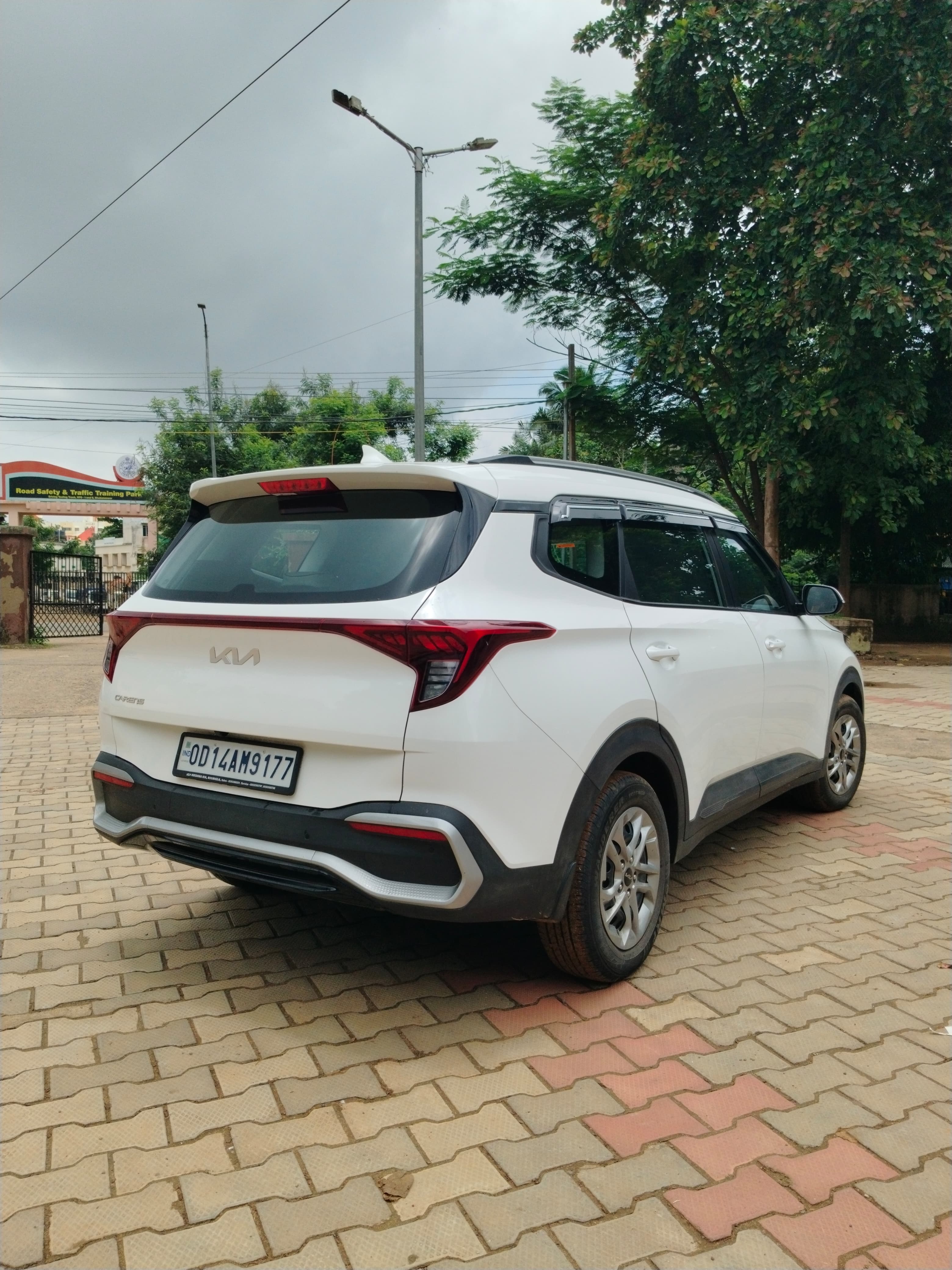 Vehicle image 4