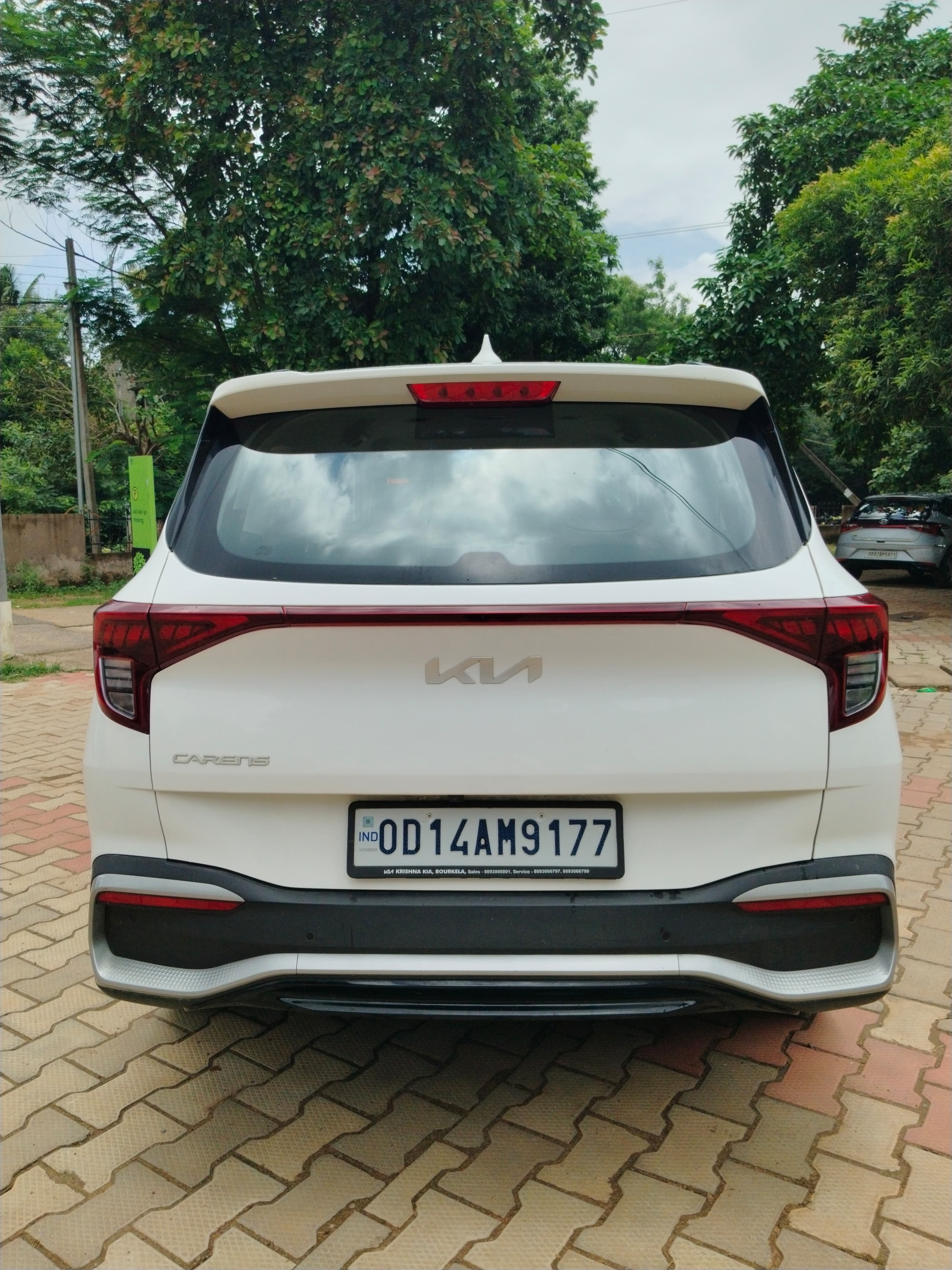 Vehicle image 15