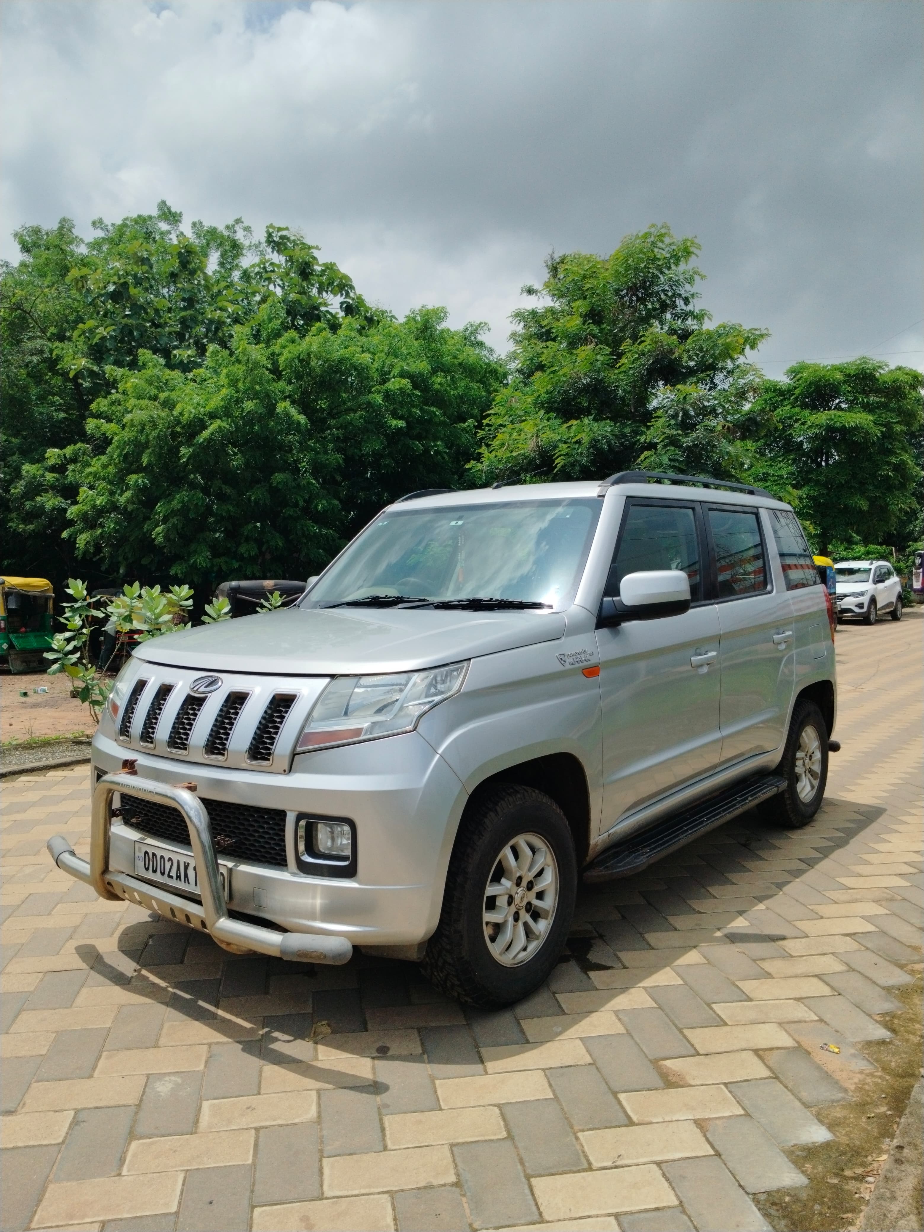 Vehicle image 6