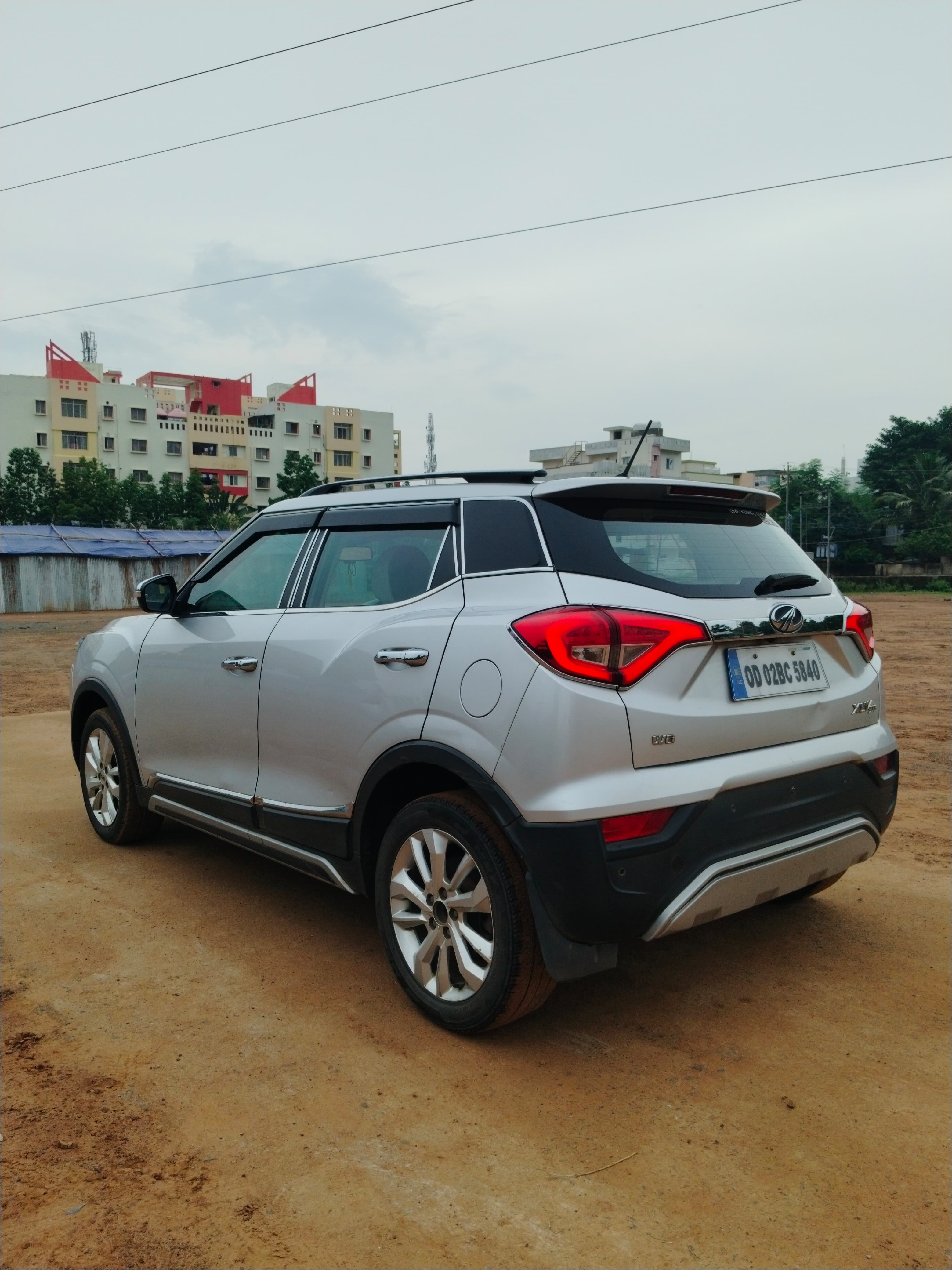 Vehicle image 4