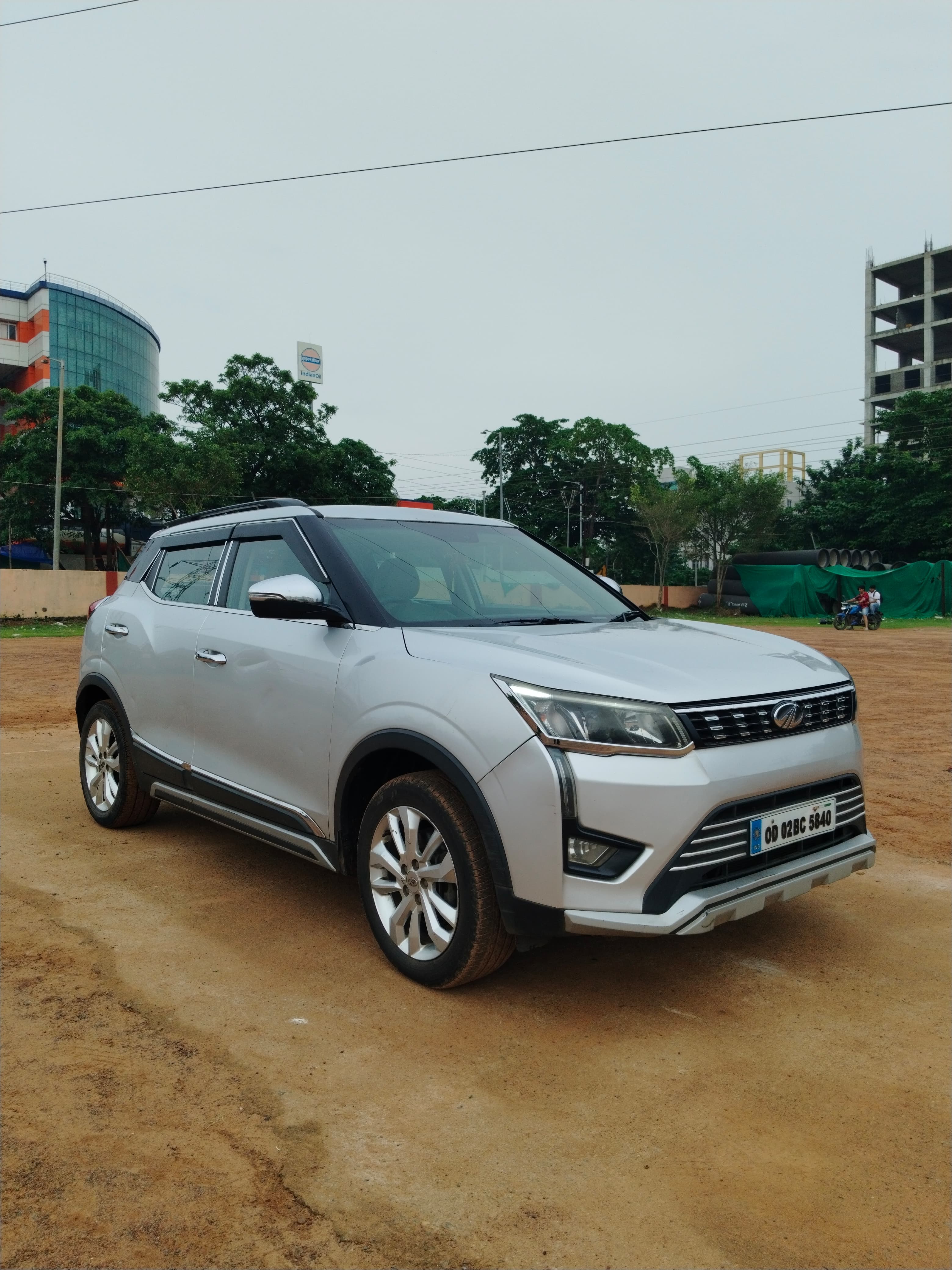 Vehicle image 3