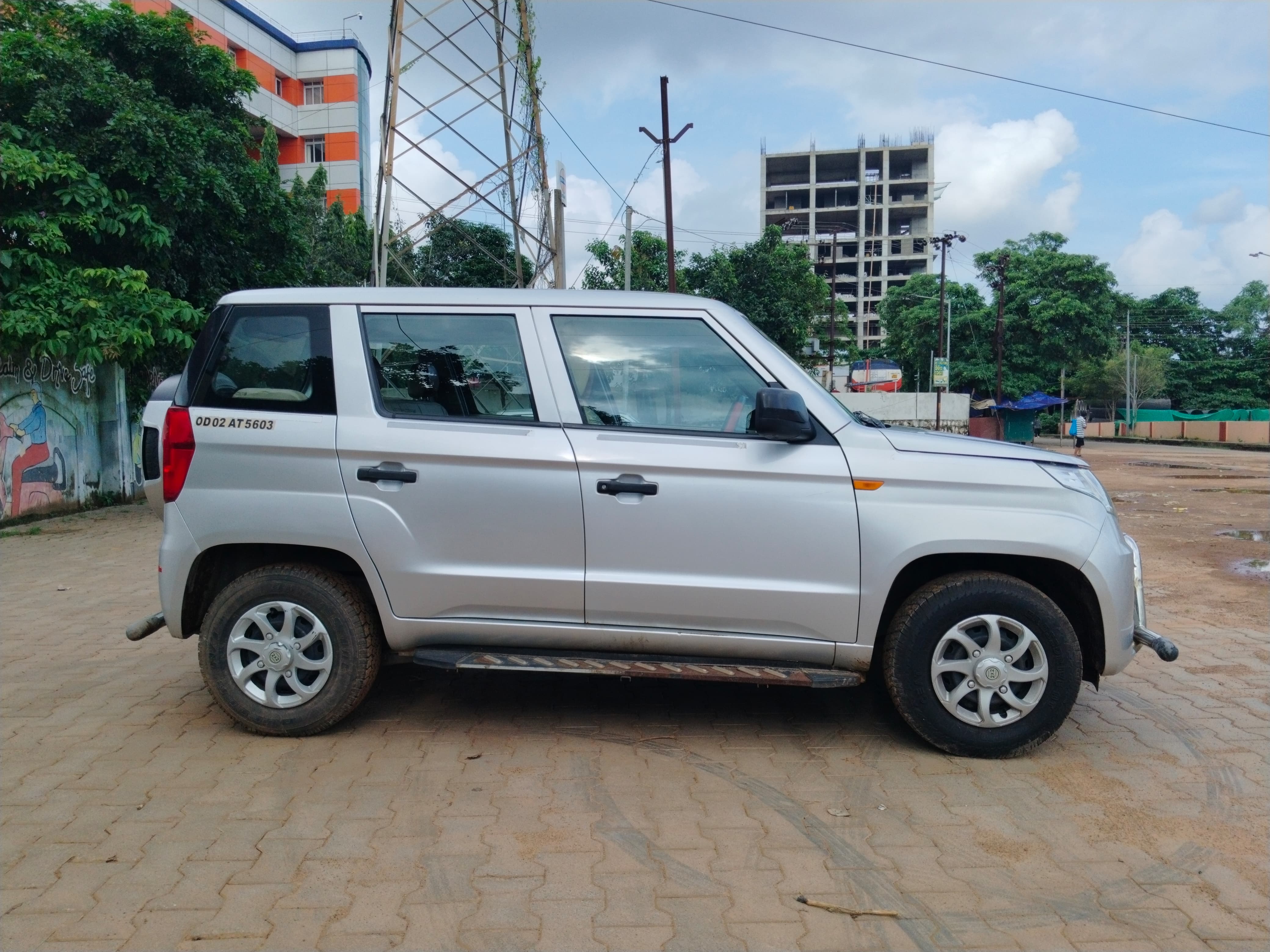Vehicle image 3