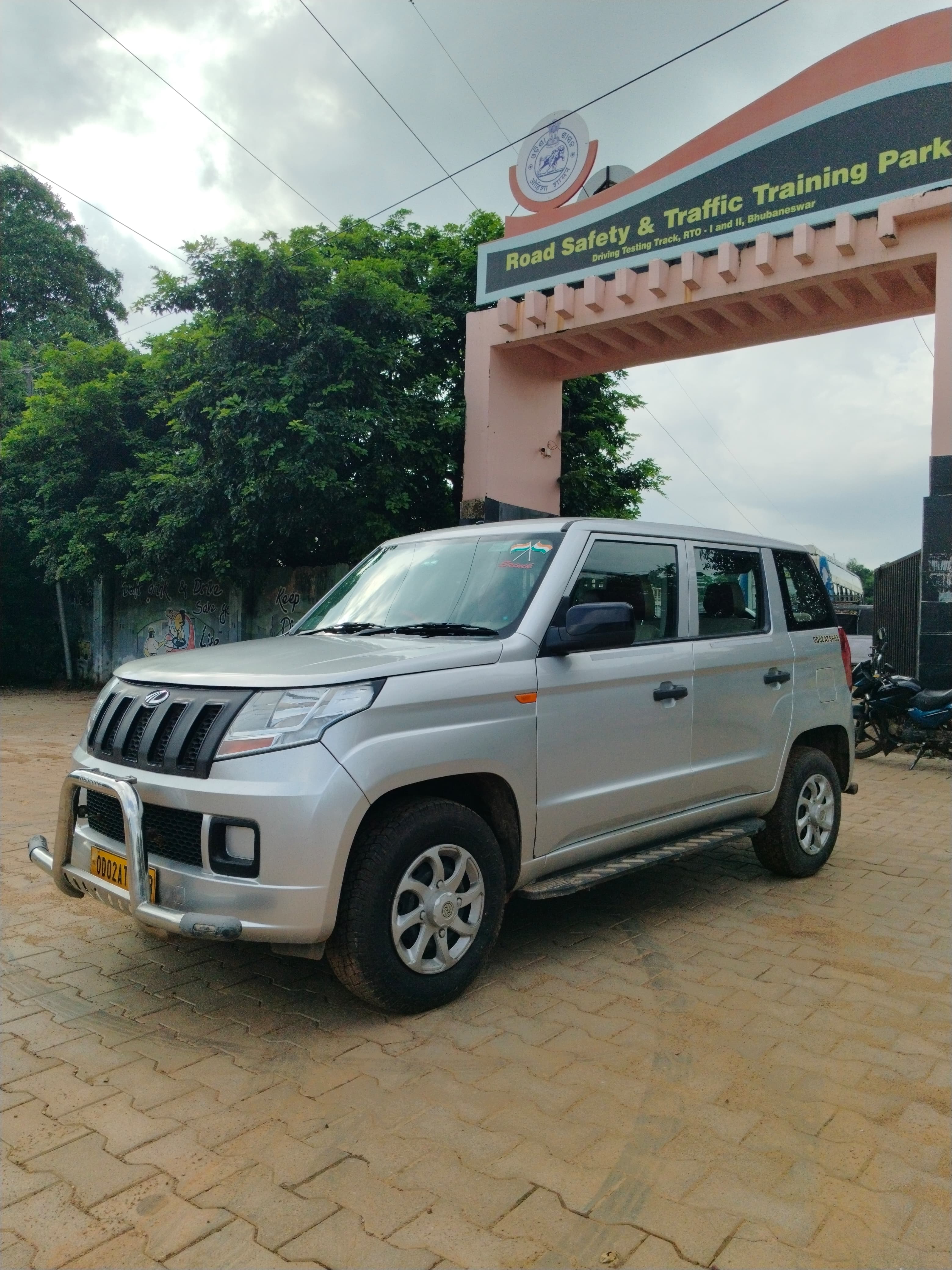 Vehicle image 8