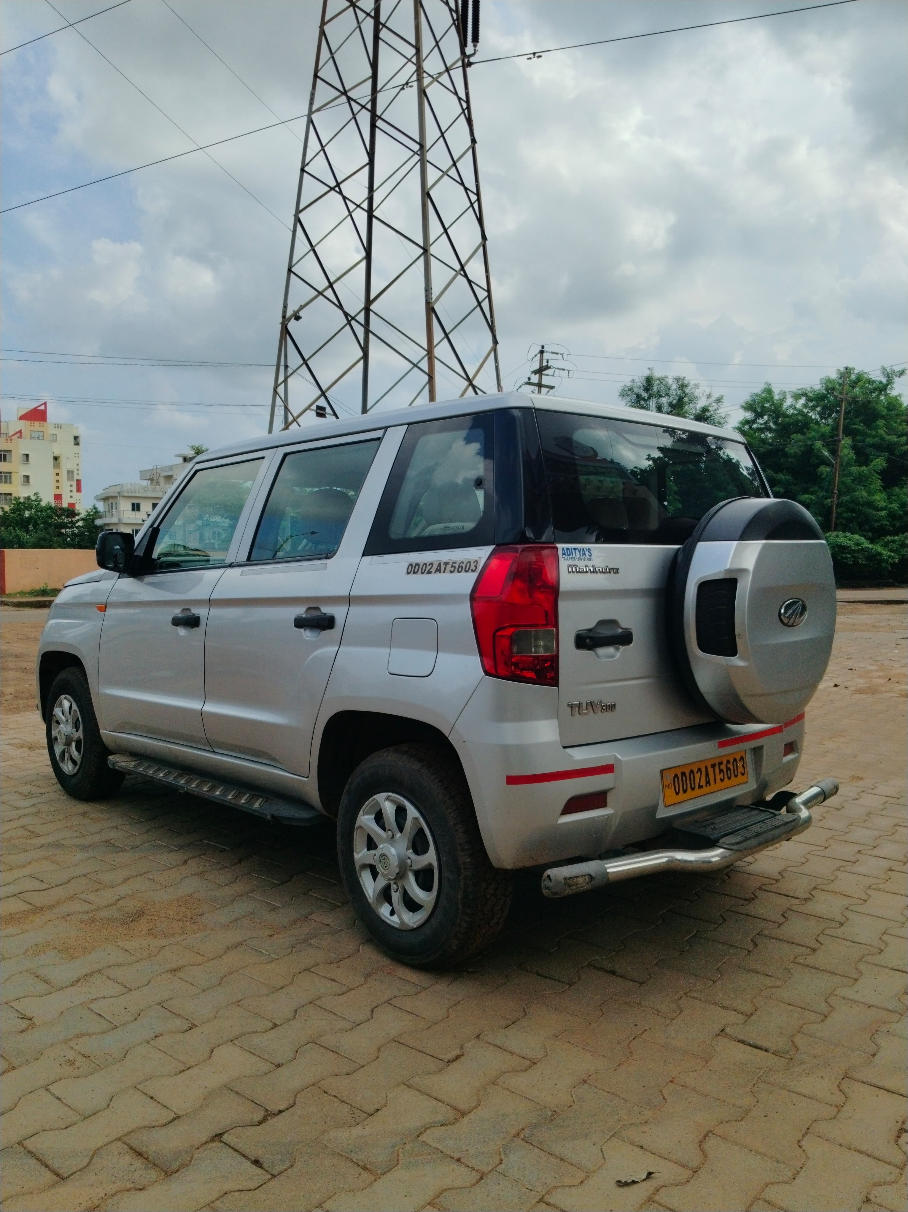 Vehicle image 5