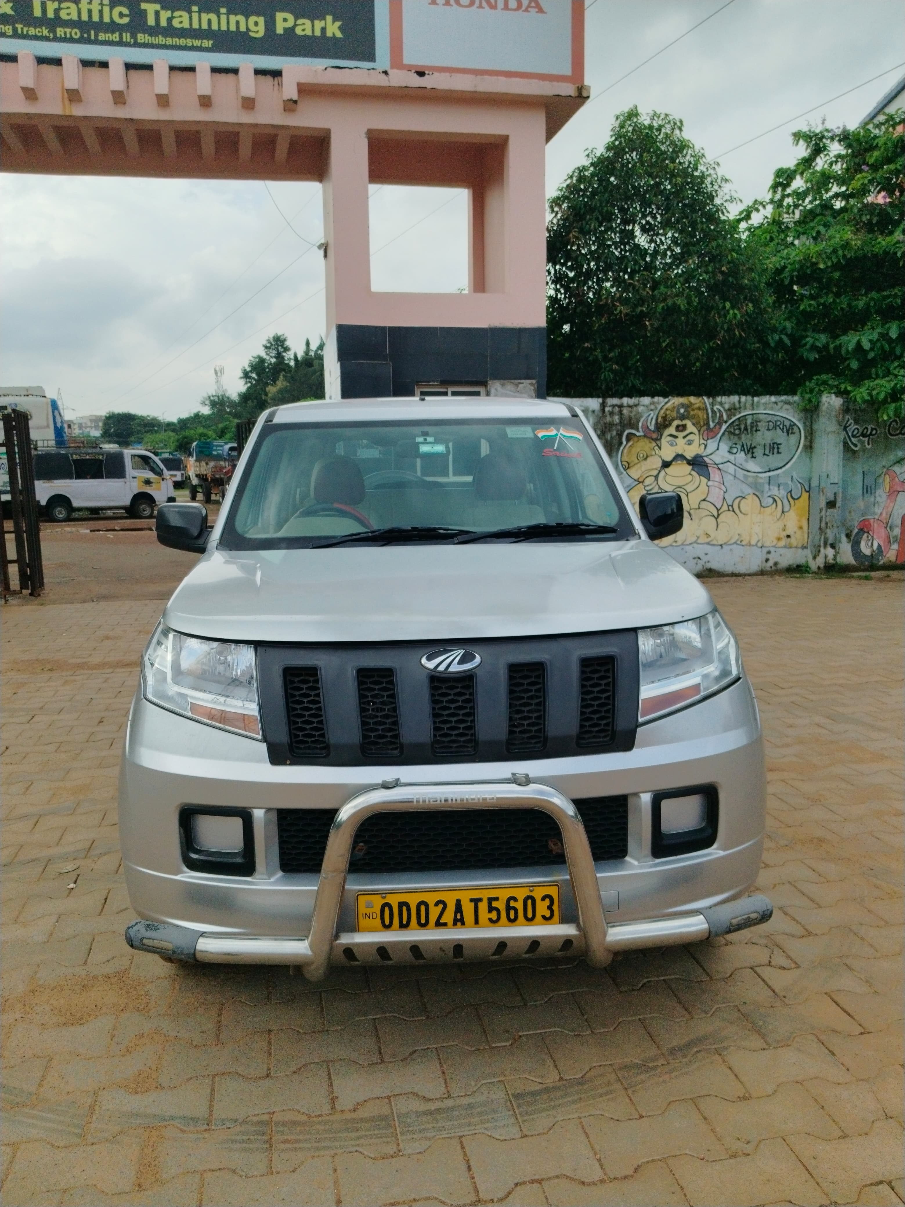 Mahindra Tuv300