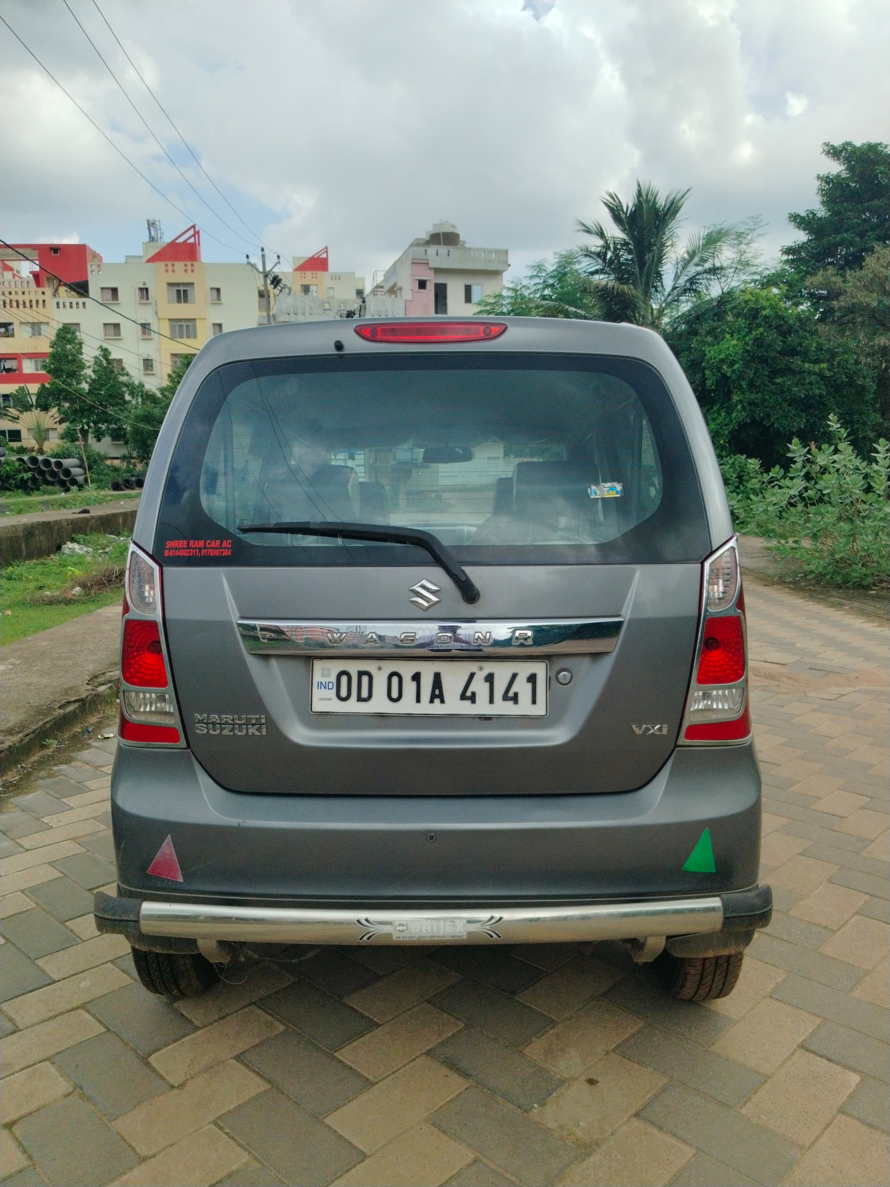 Vehicle image 10