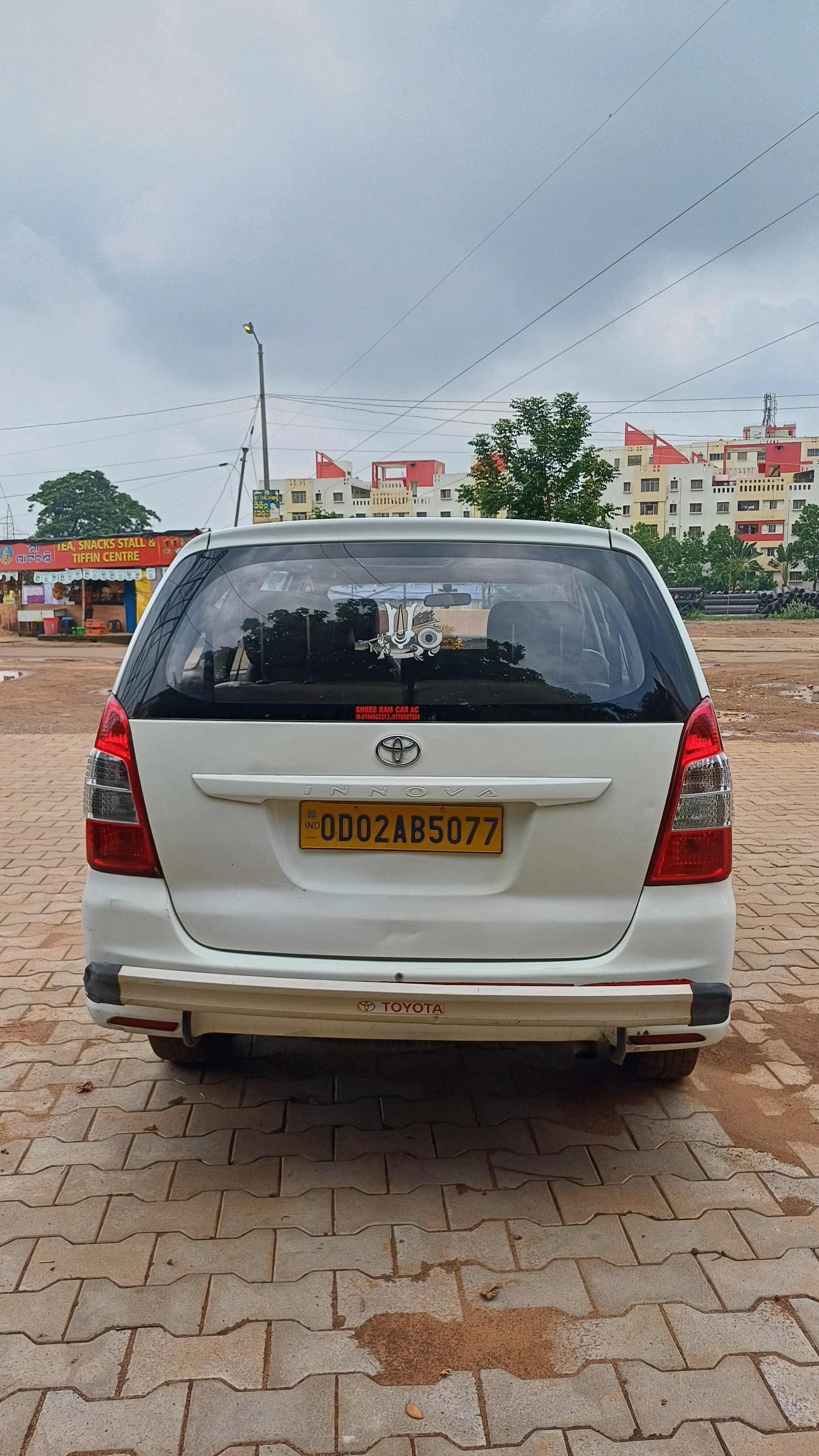 Vehicle image 10