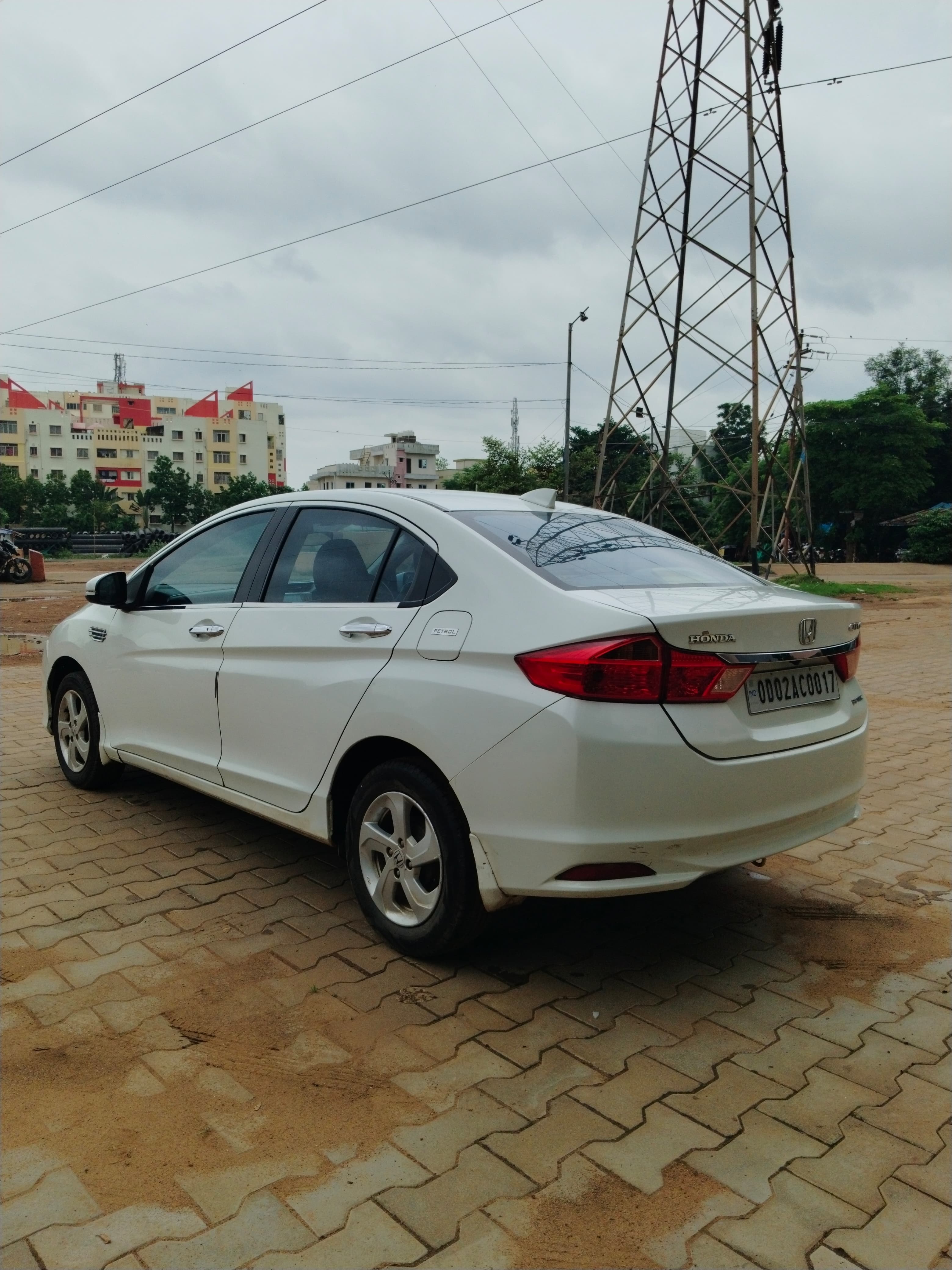 Vehicle image 5