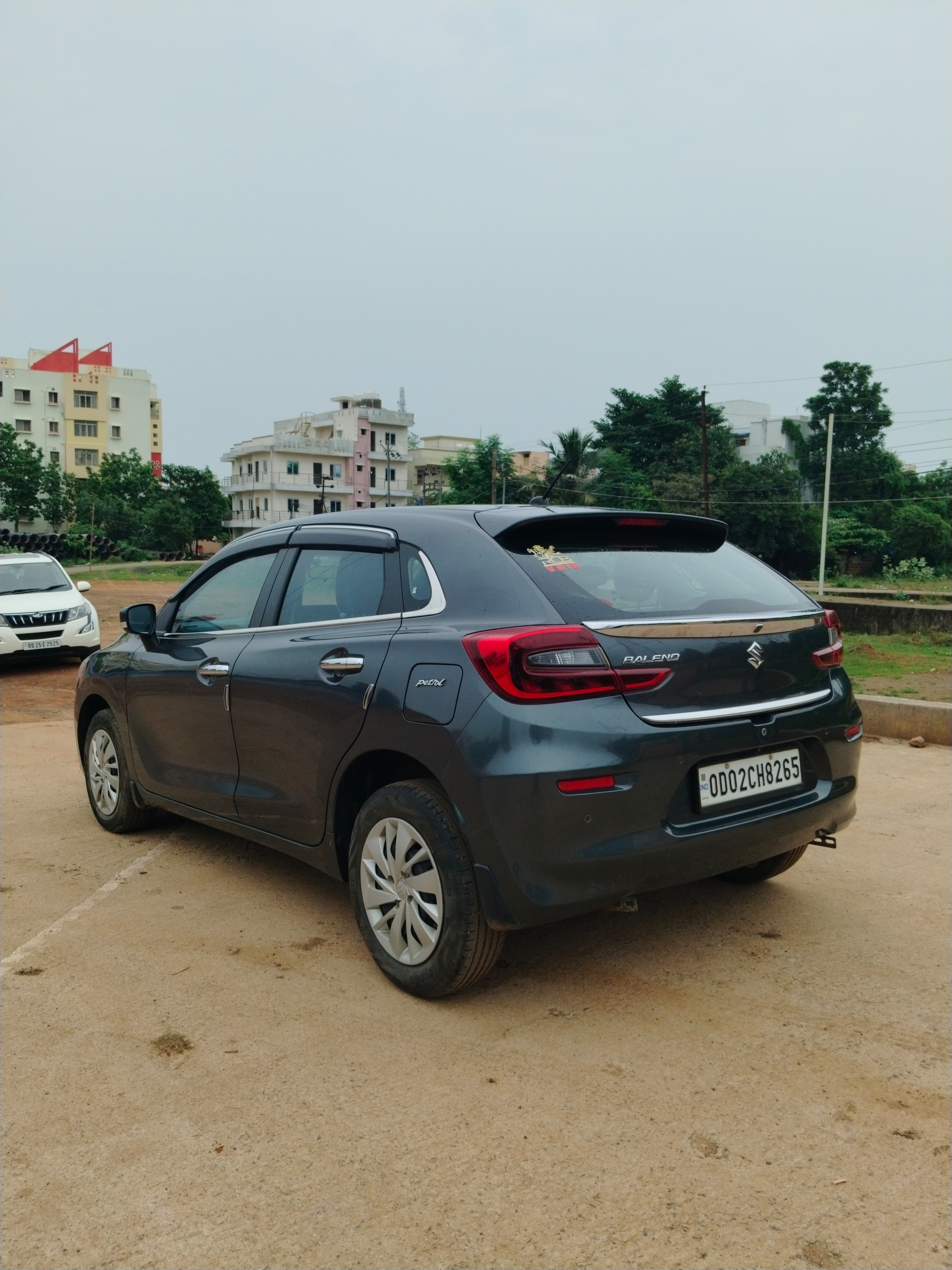 Vehicle image 5