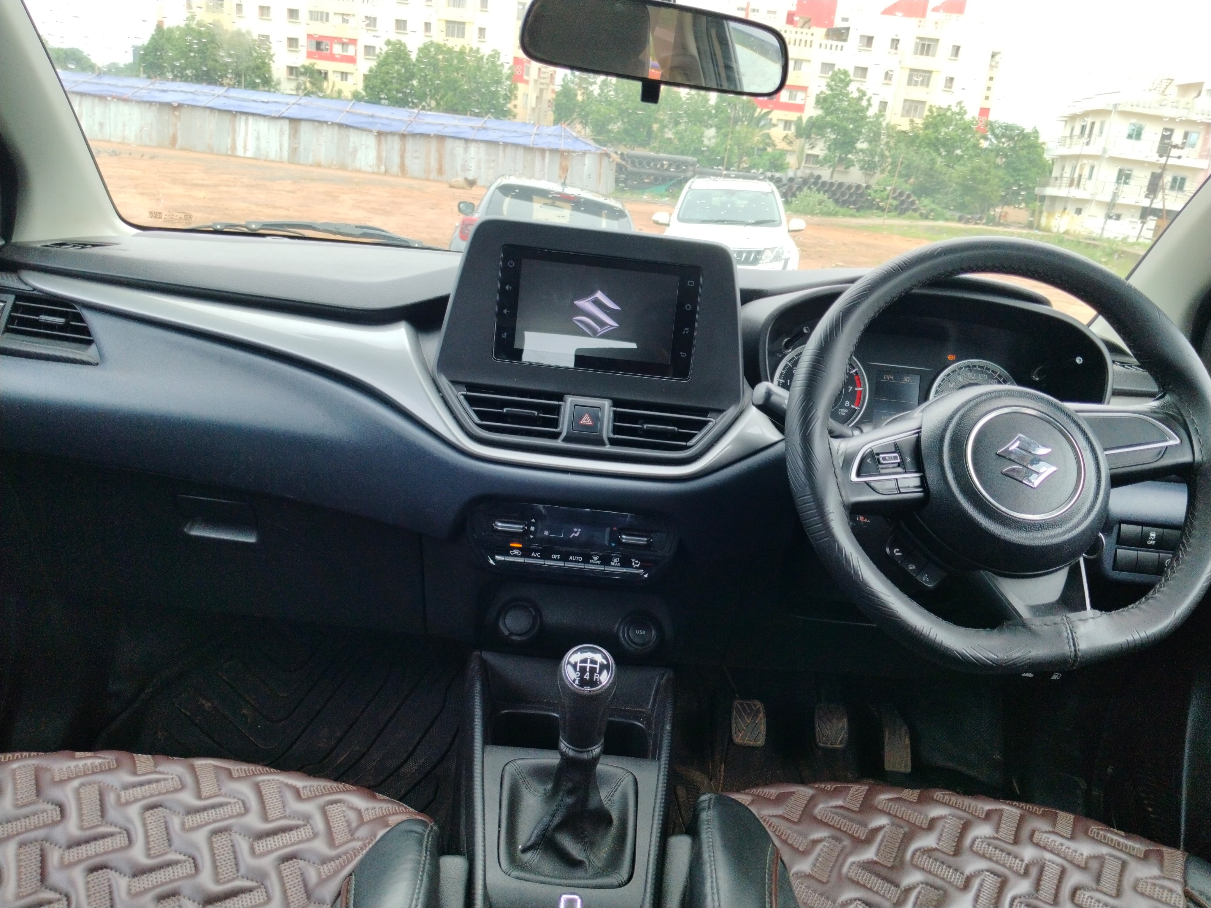 Vehicle image 6