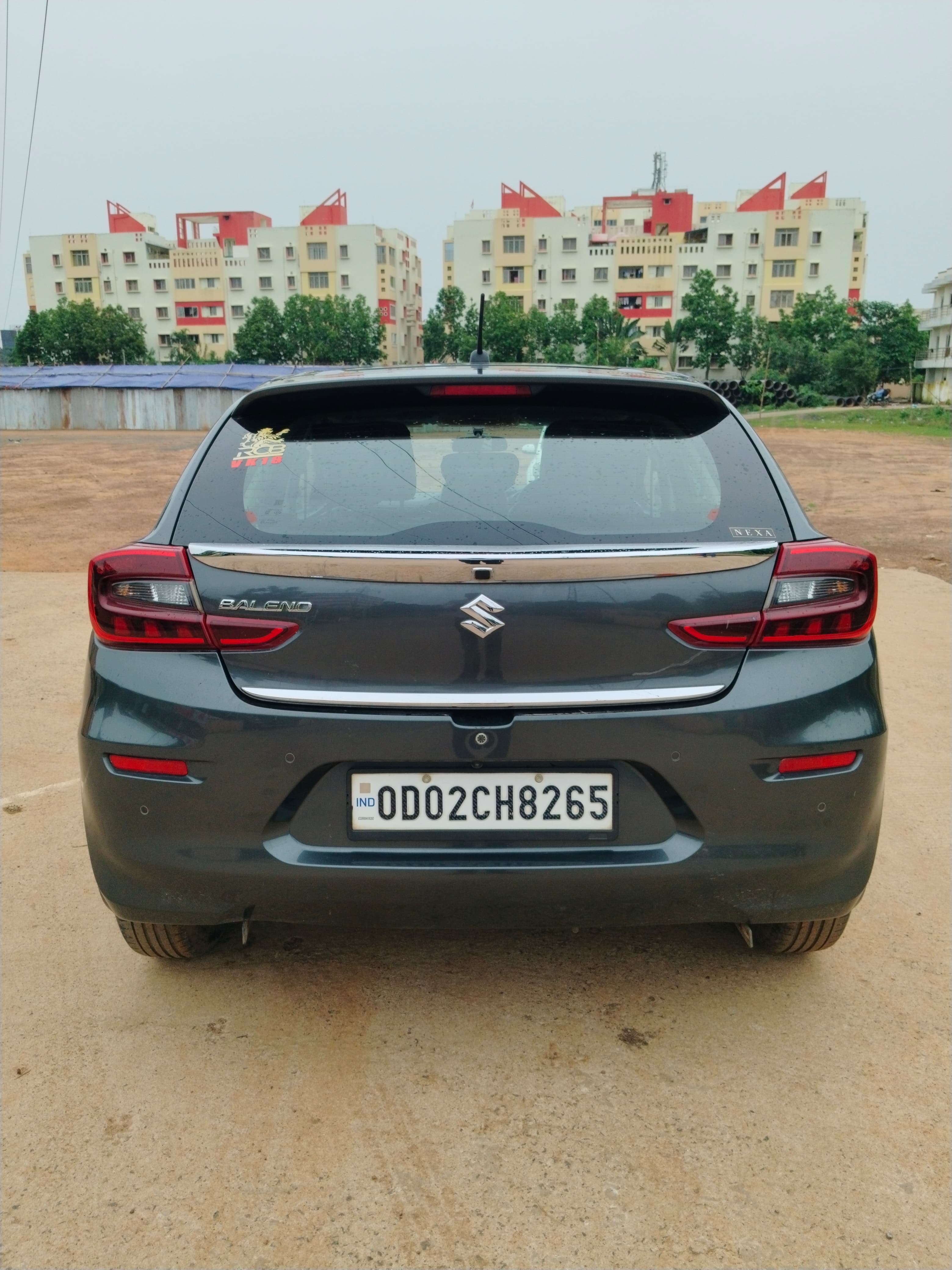 Vehicle image 12