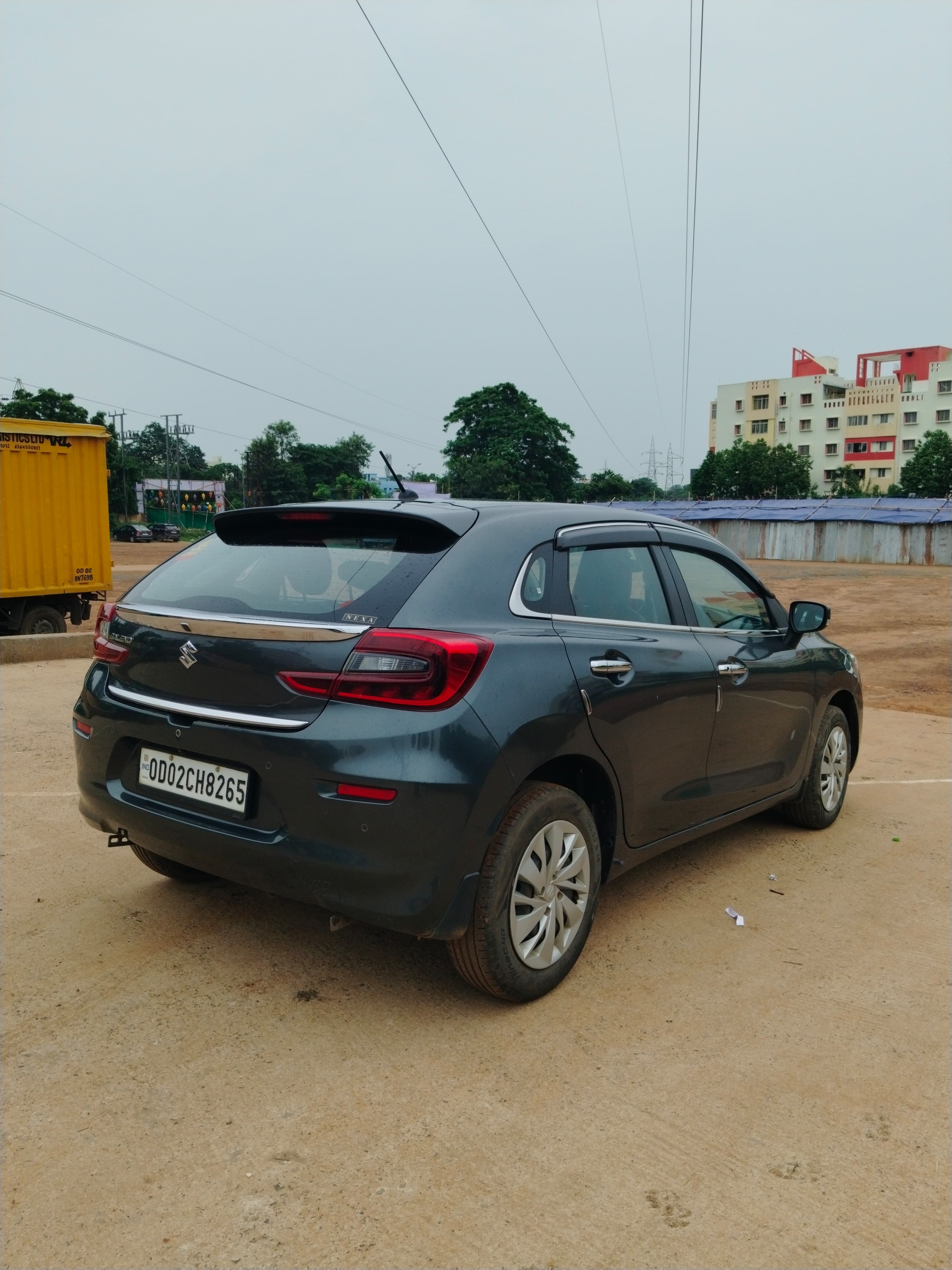 Vehicle image 4