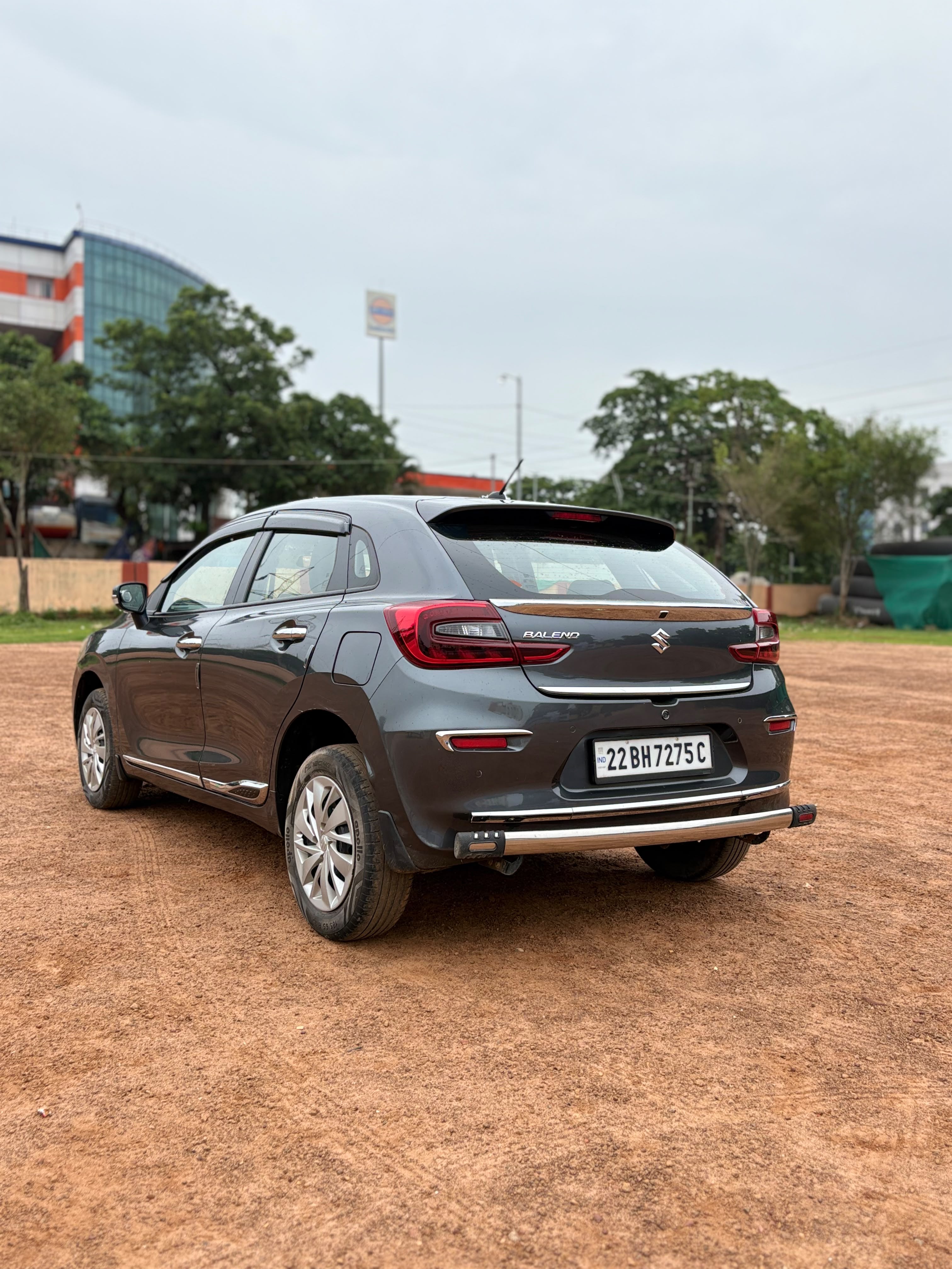 Vehicle image 4