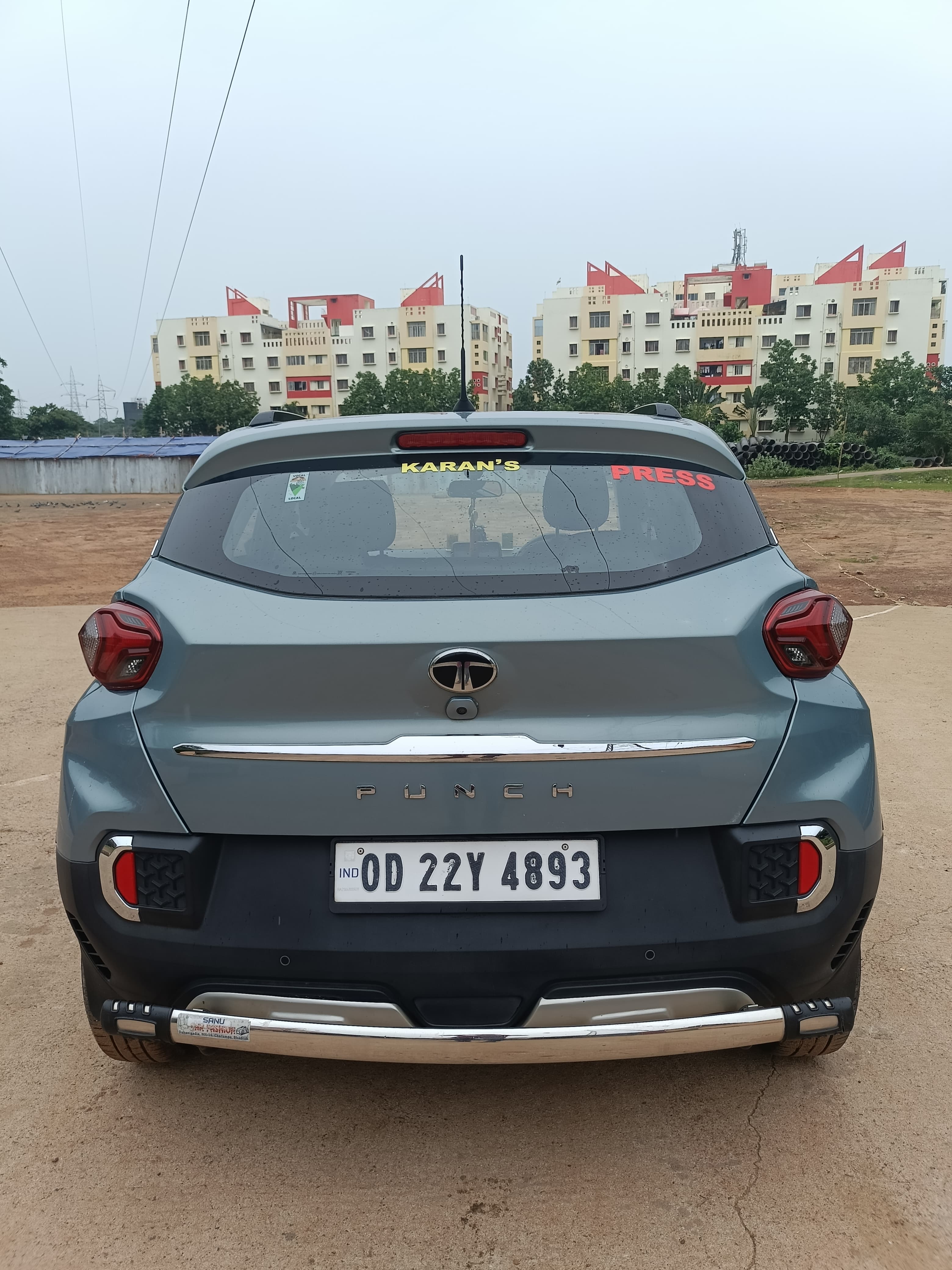Vehicle image 8