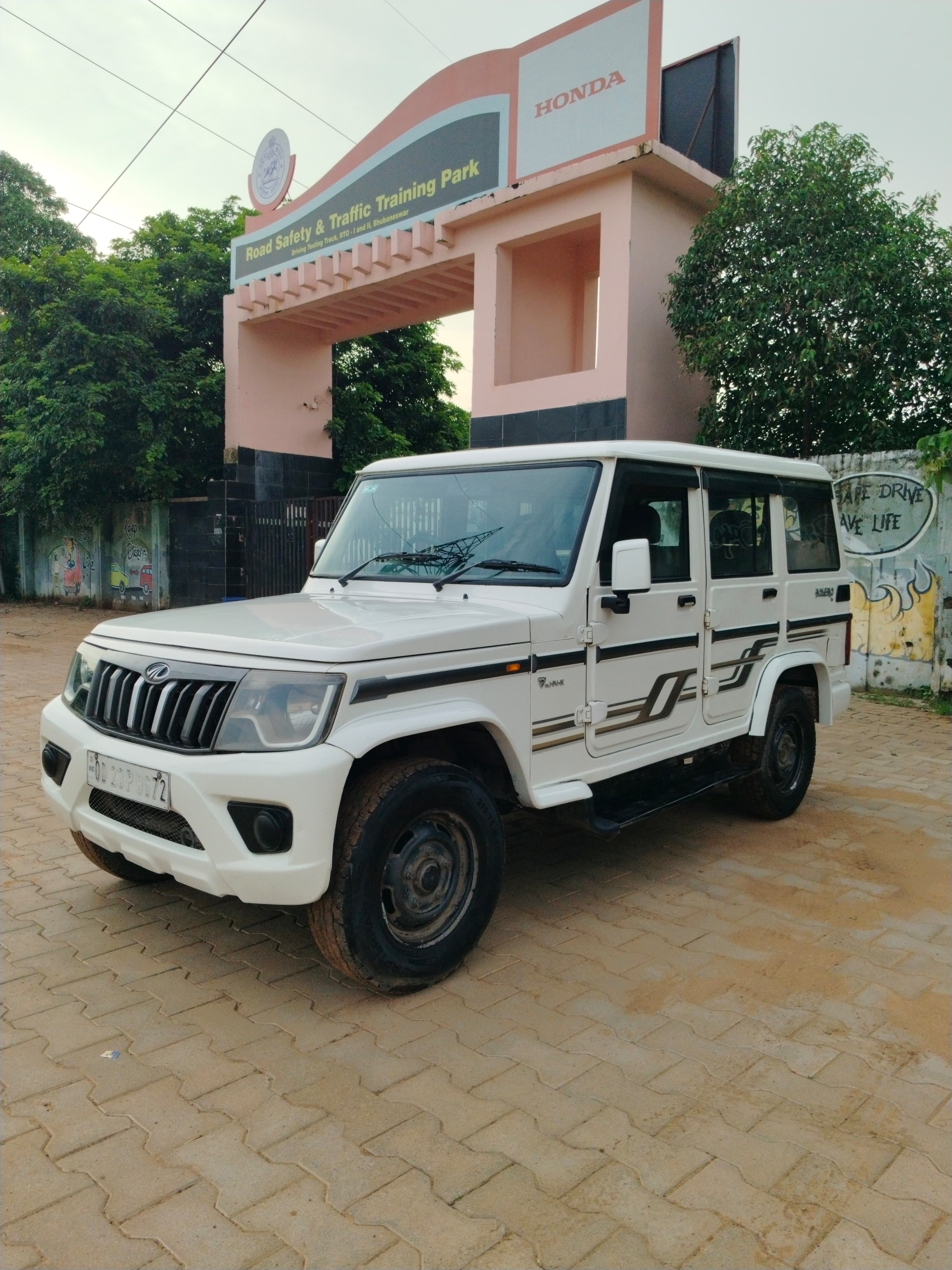 Vehicle image 7