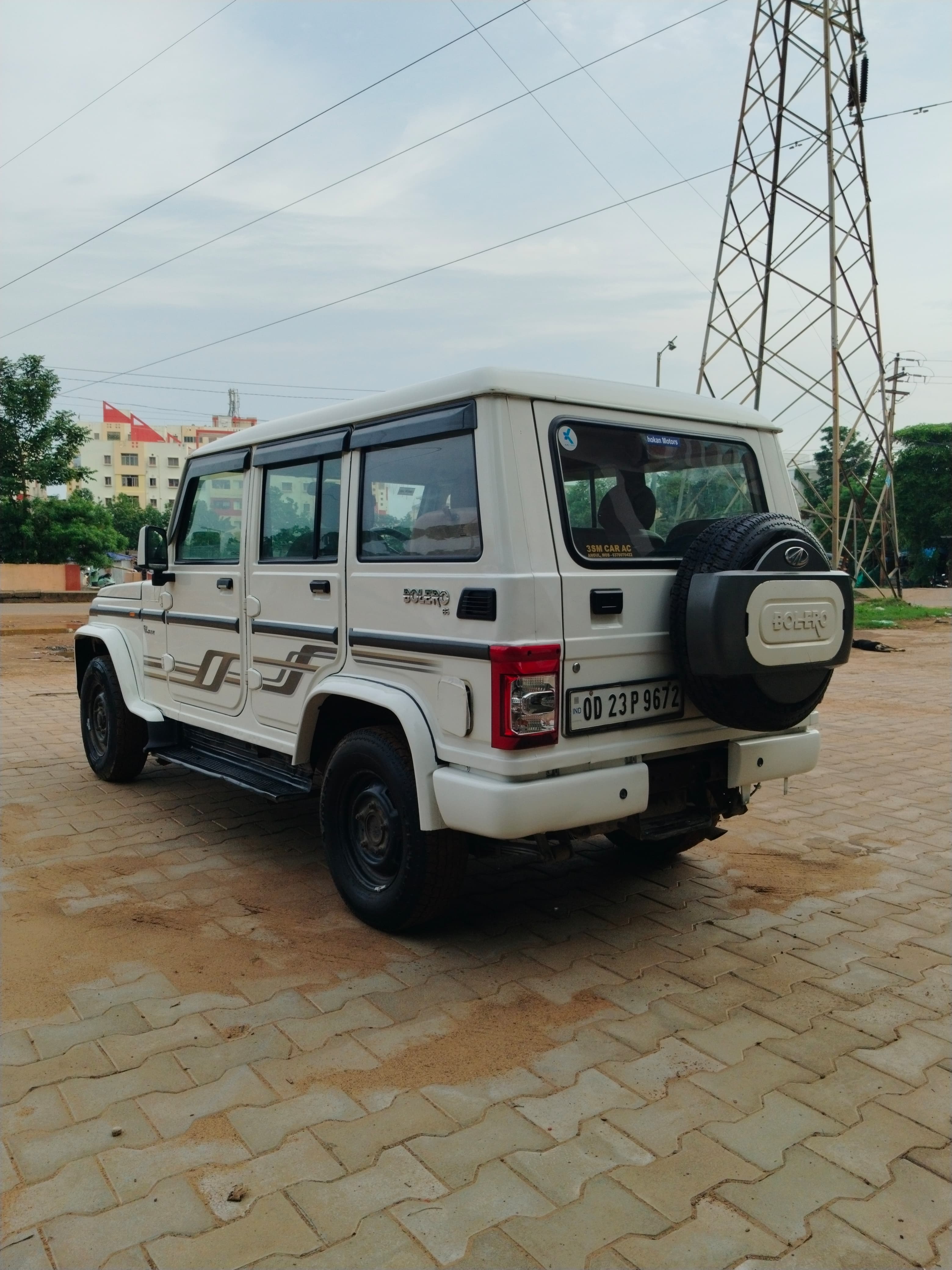 Vehicle image 6