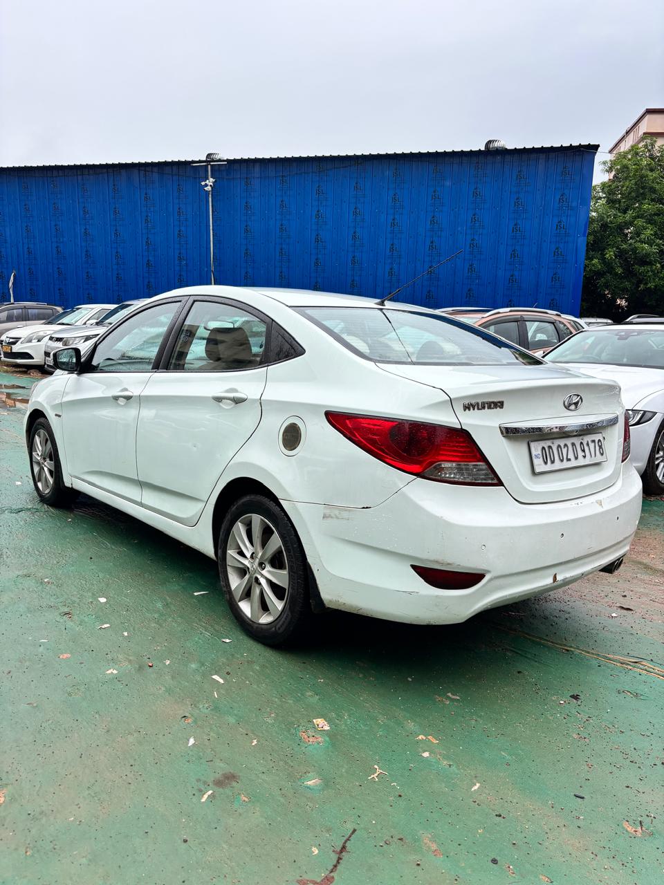 Vehicle image 4