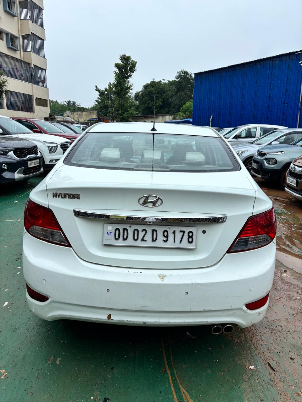 Vehicle image 9