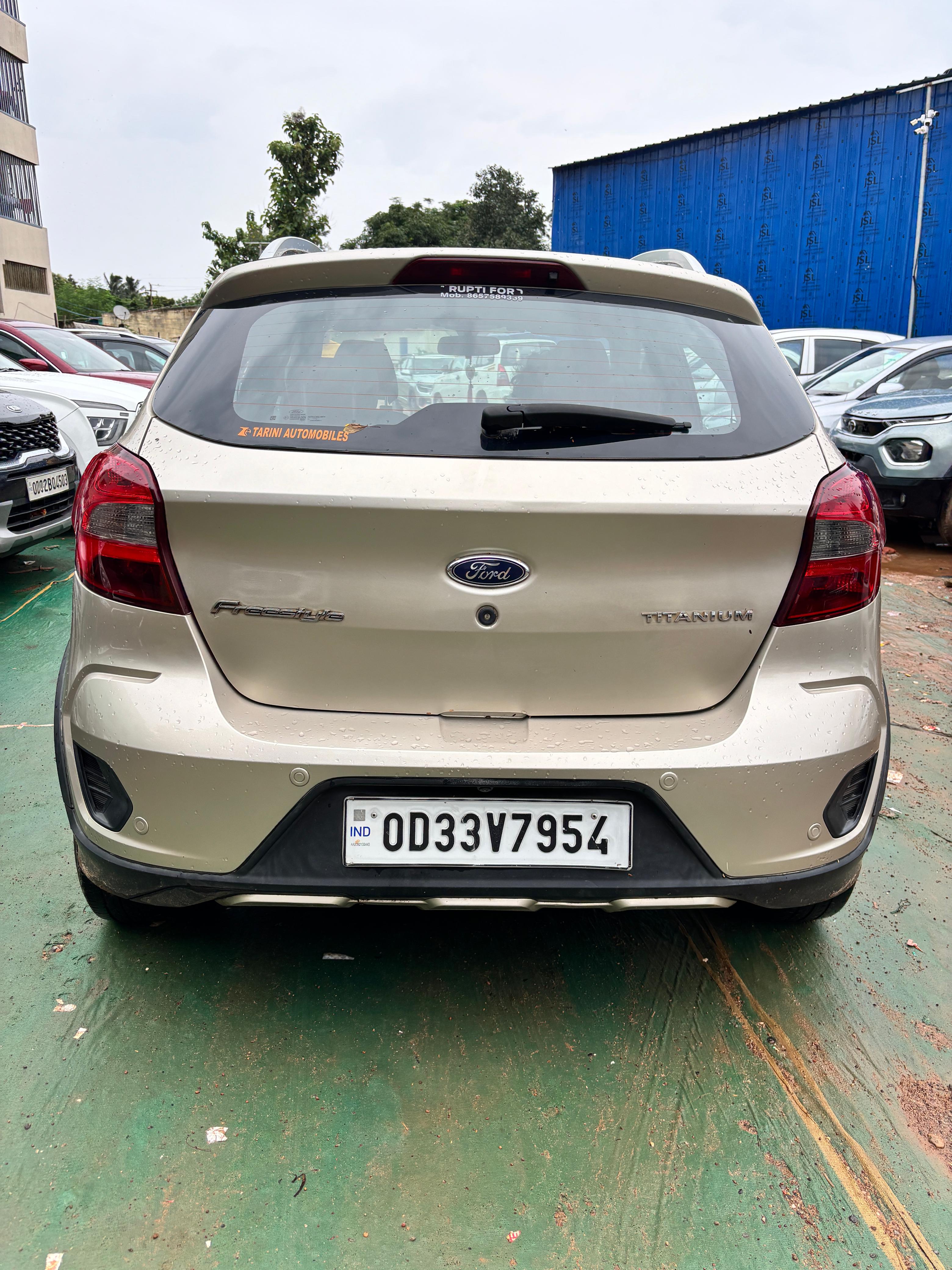 Vehicle image 9