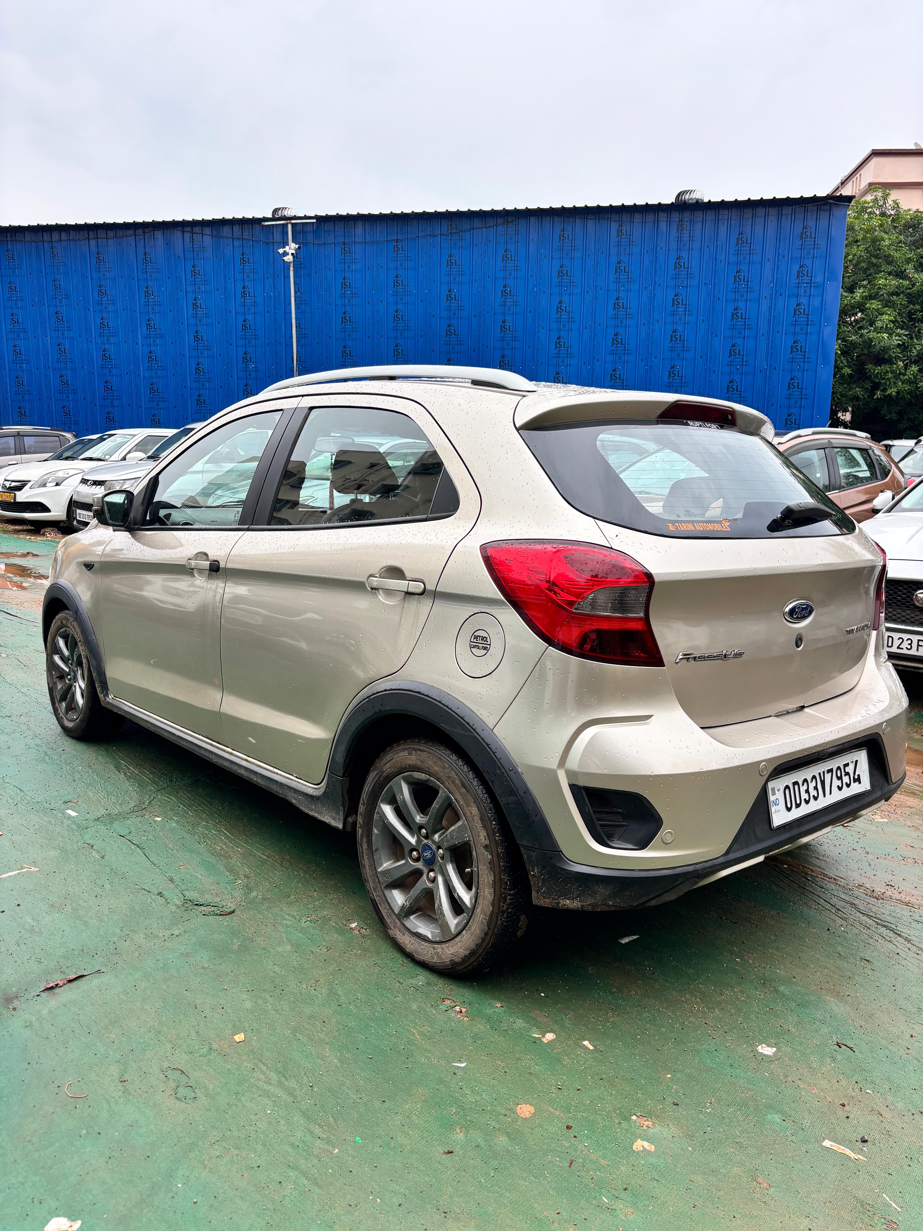 Vehicle image 8