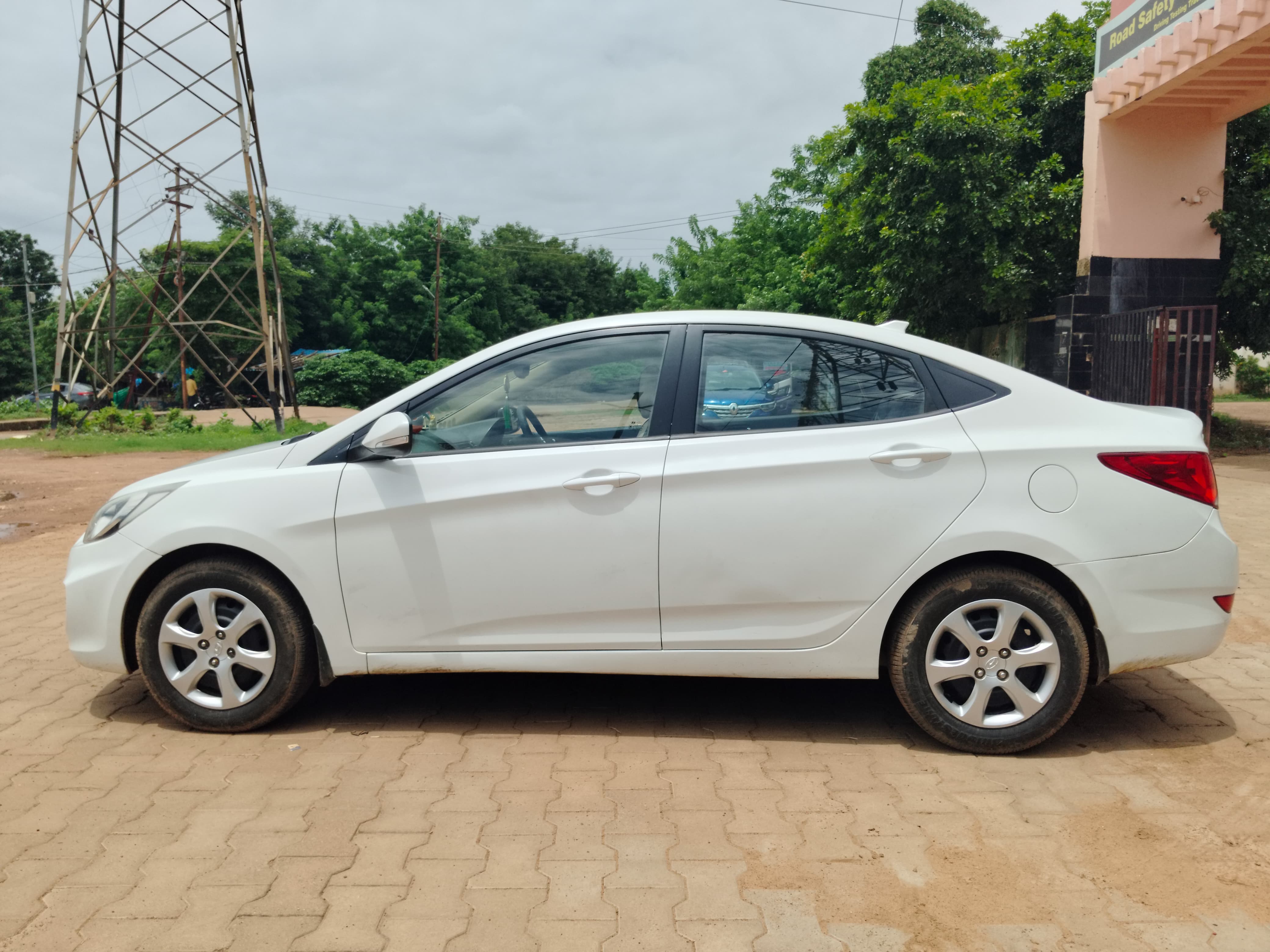 Vehicle image 9