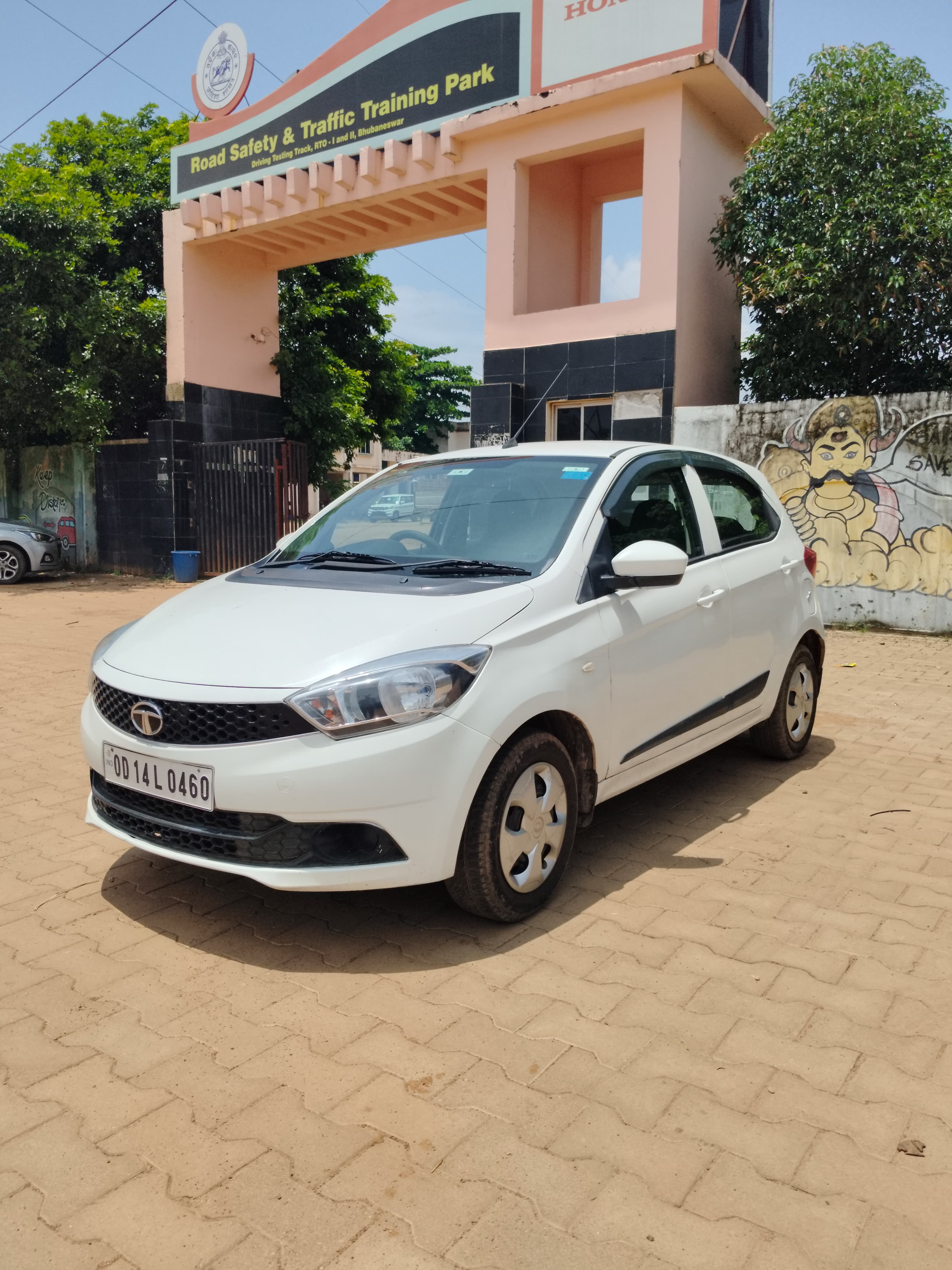 Vehicle image 9