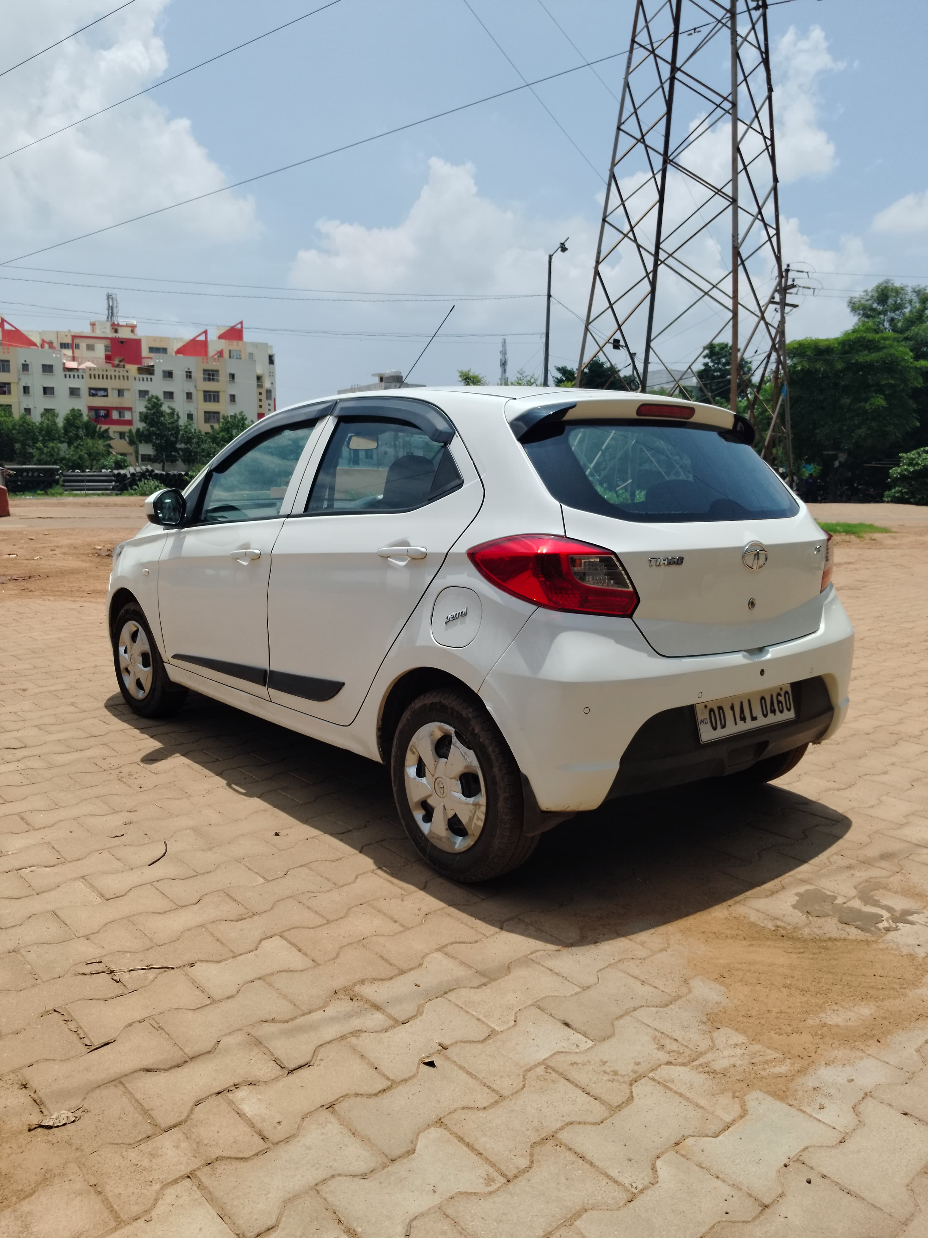 Vehicle image 5