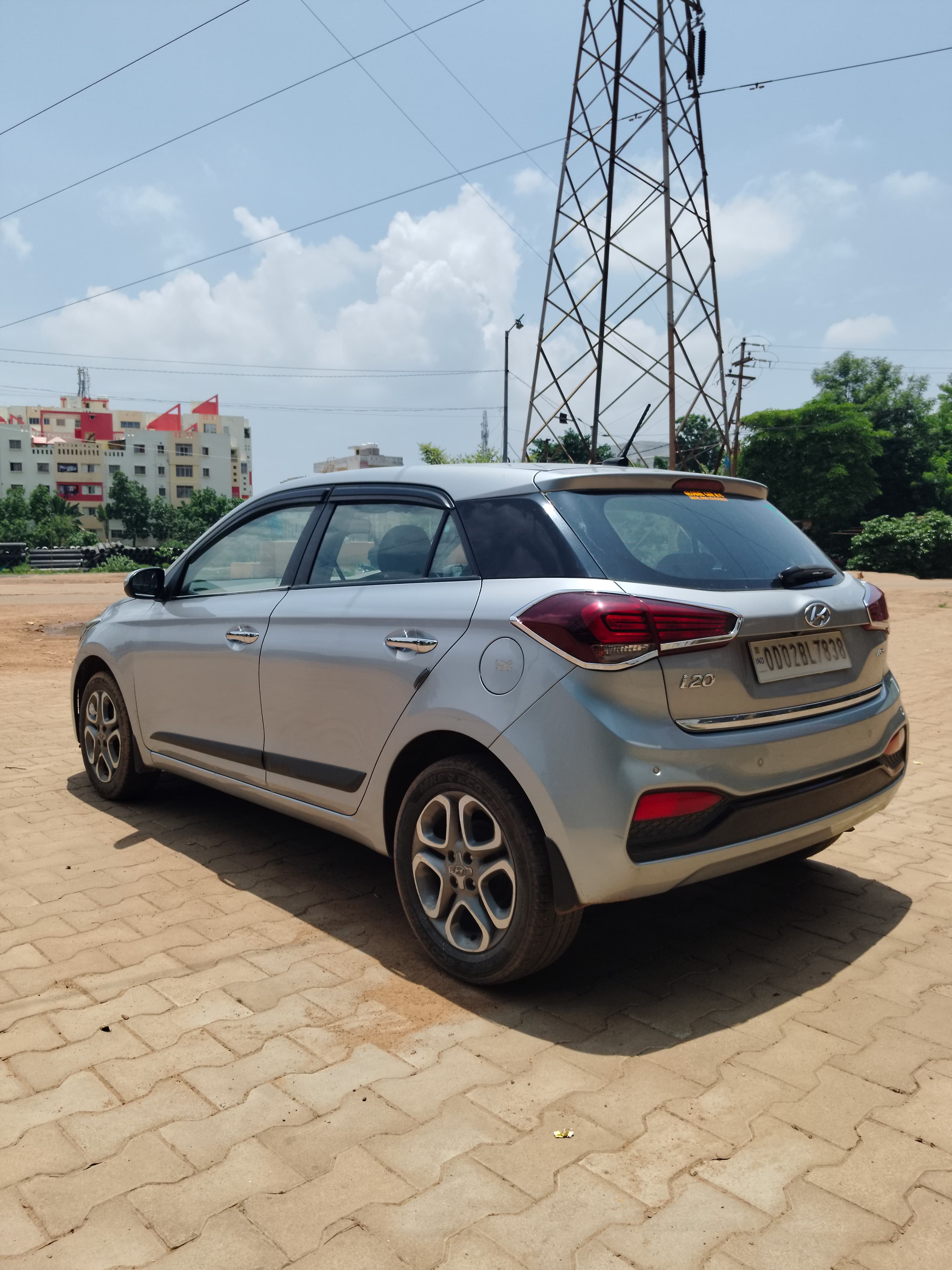 Vehicle image 5