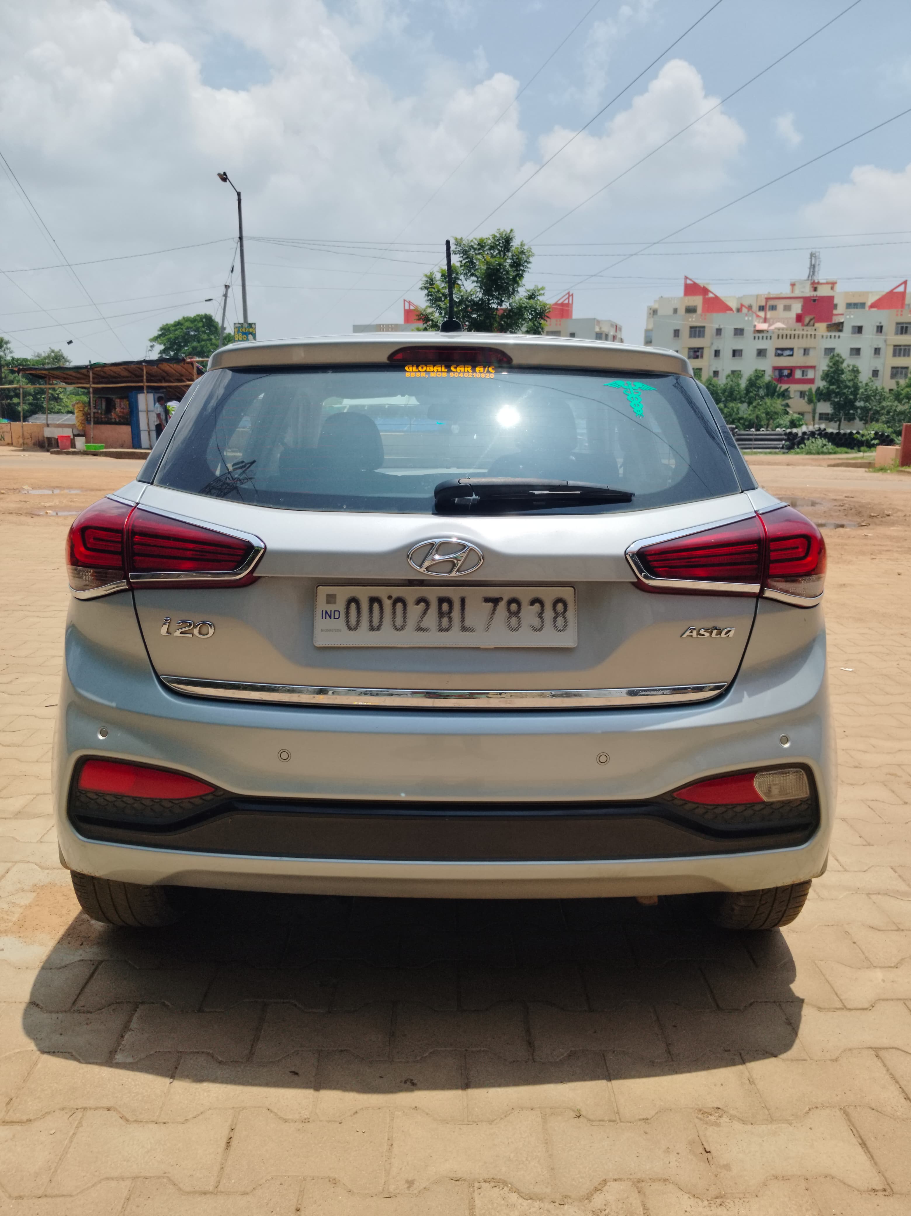 Vehicle image 12
