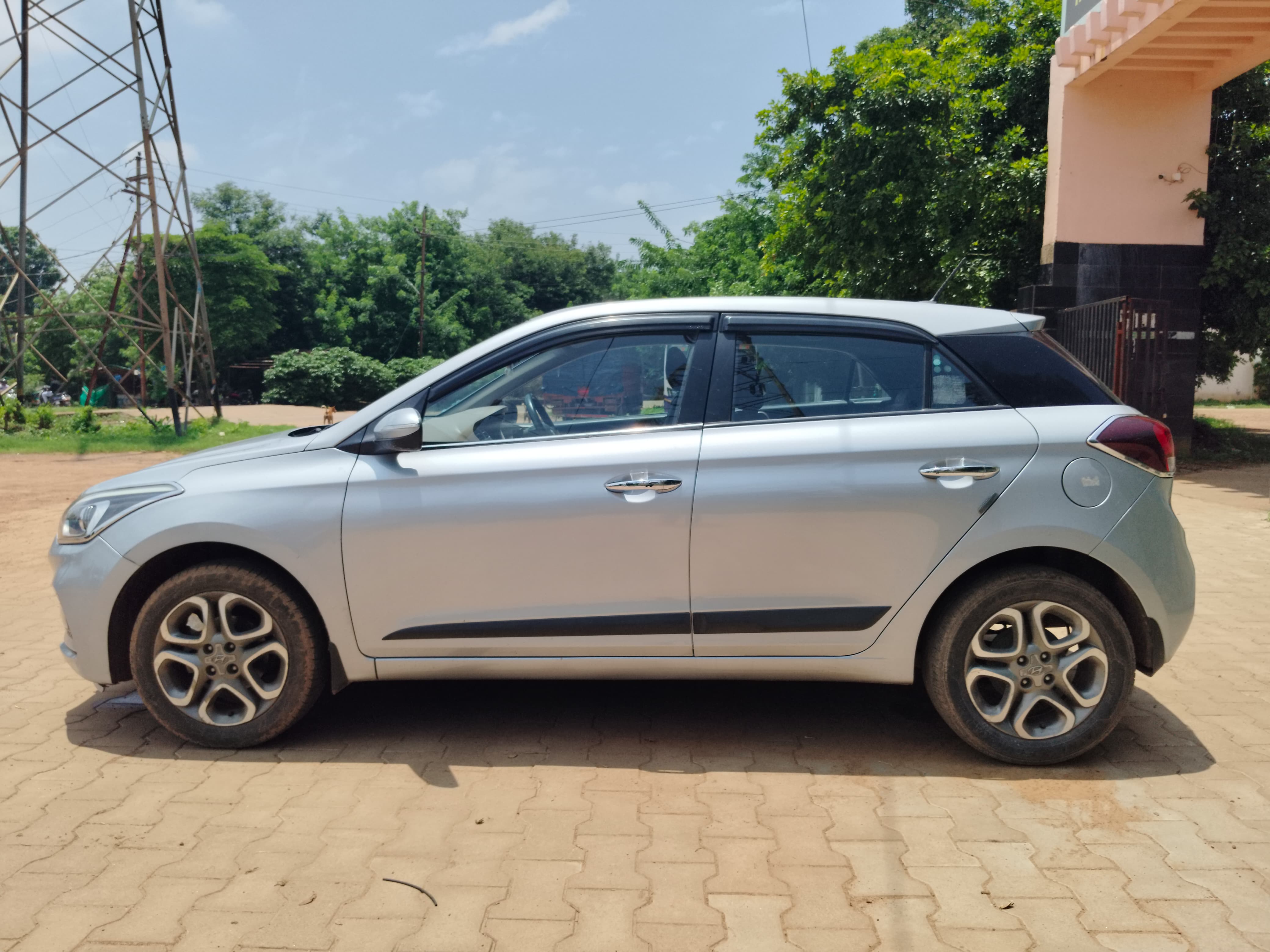 Vehicle image 11