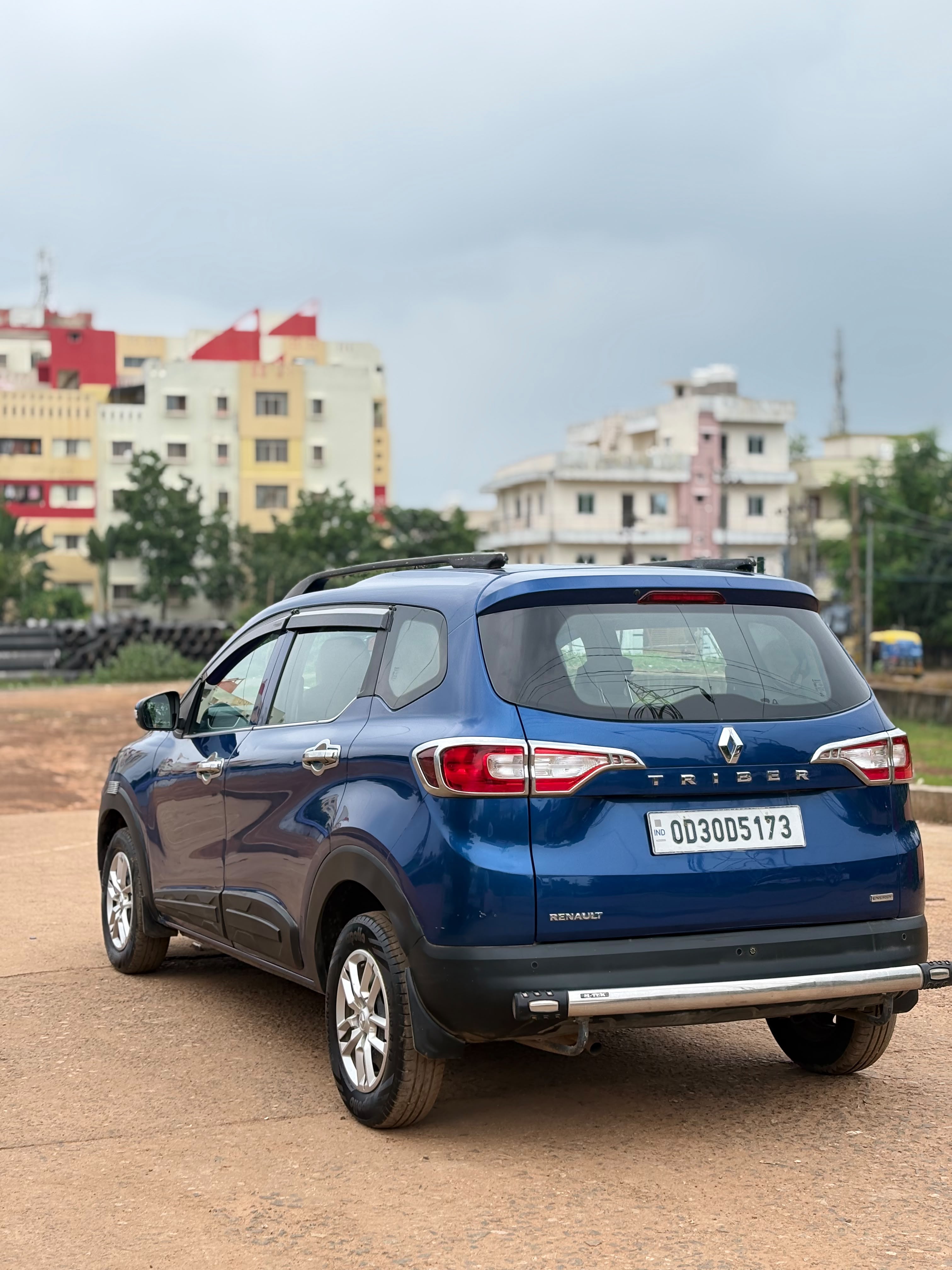 Vehicle image 8