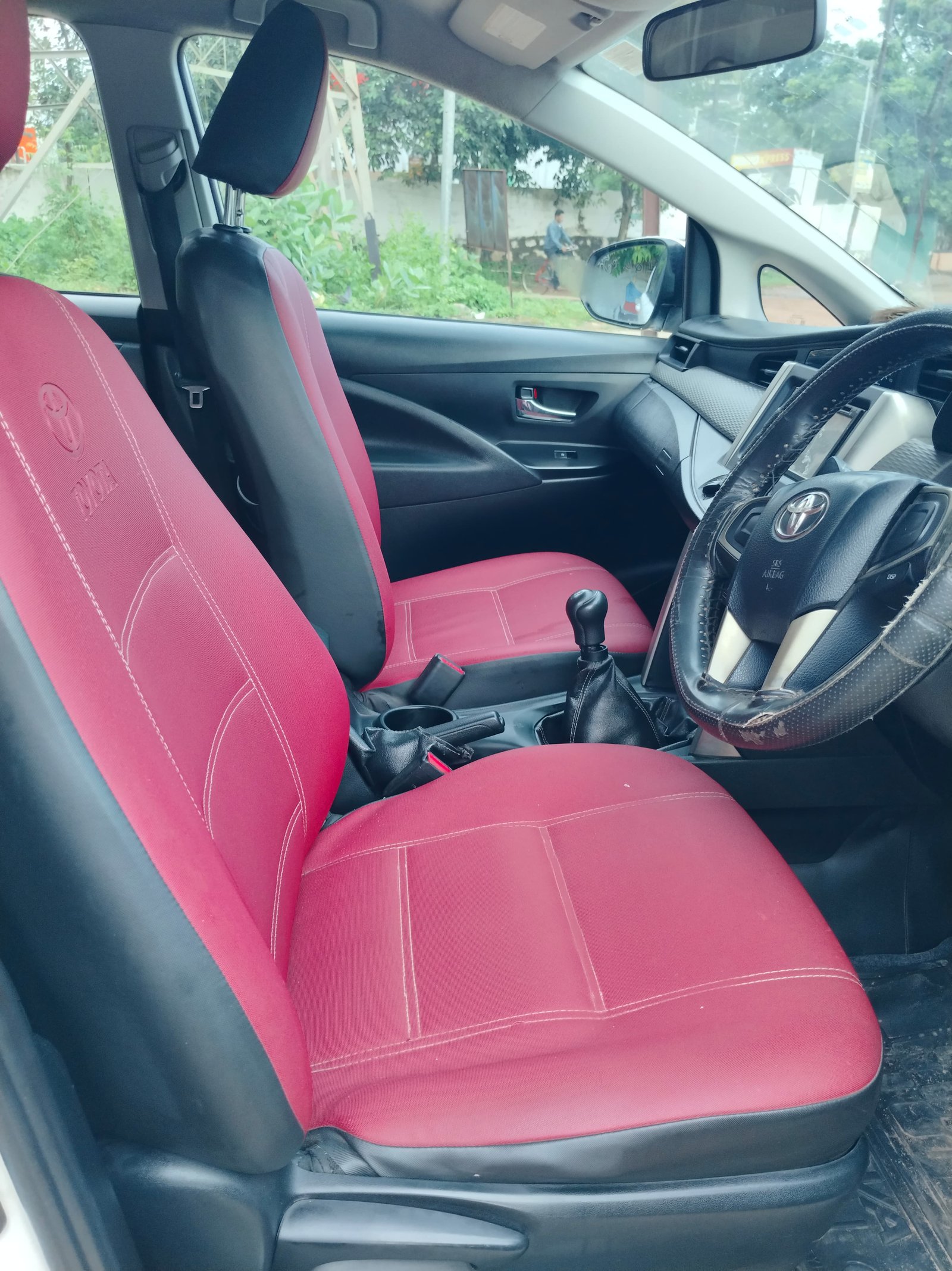 Vehicle image 7