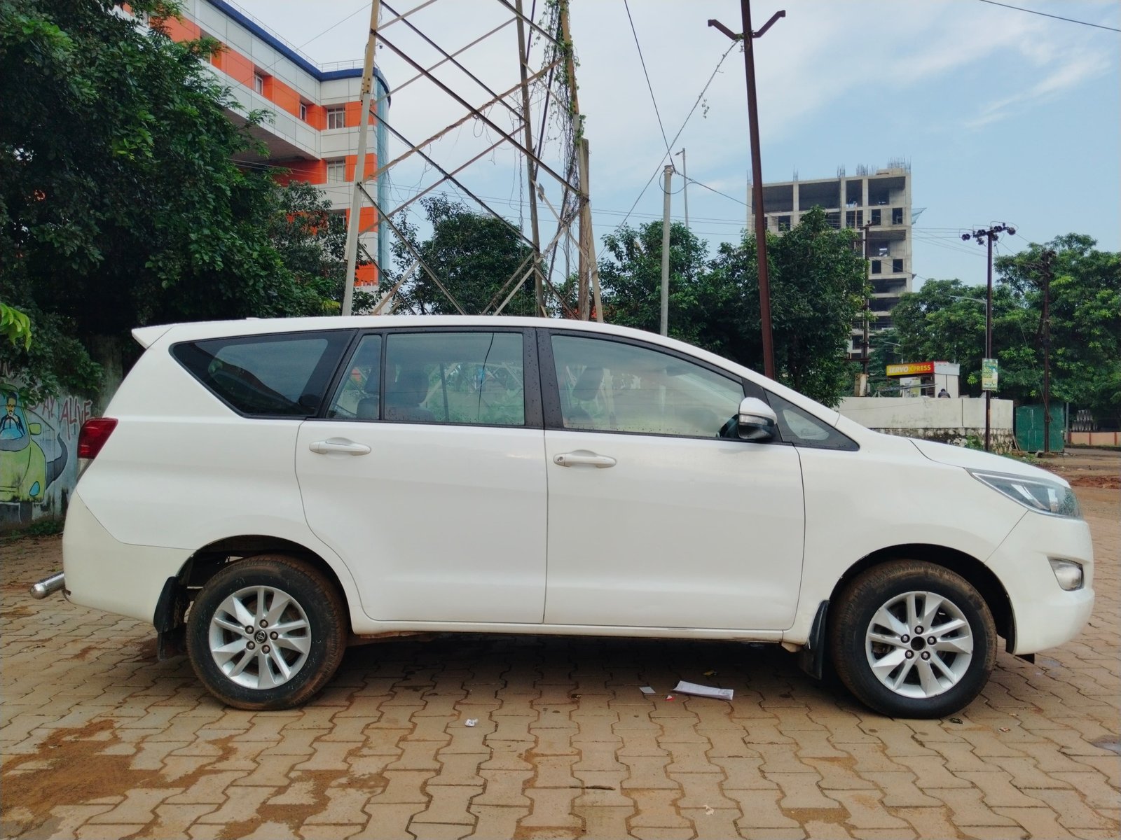 Vehicle image 9