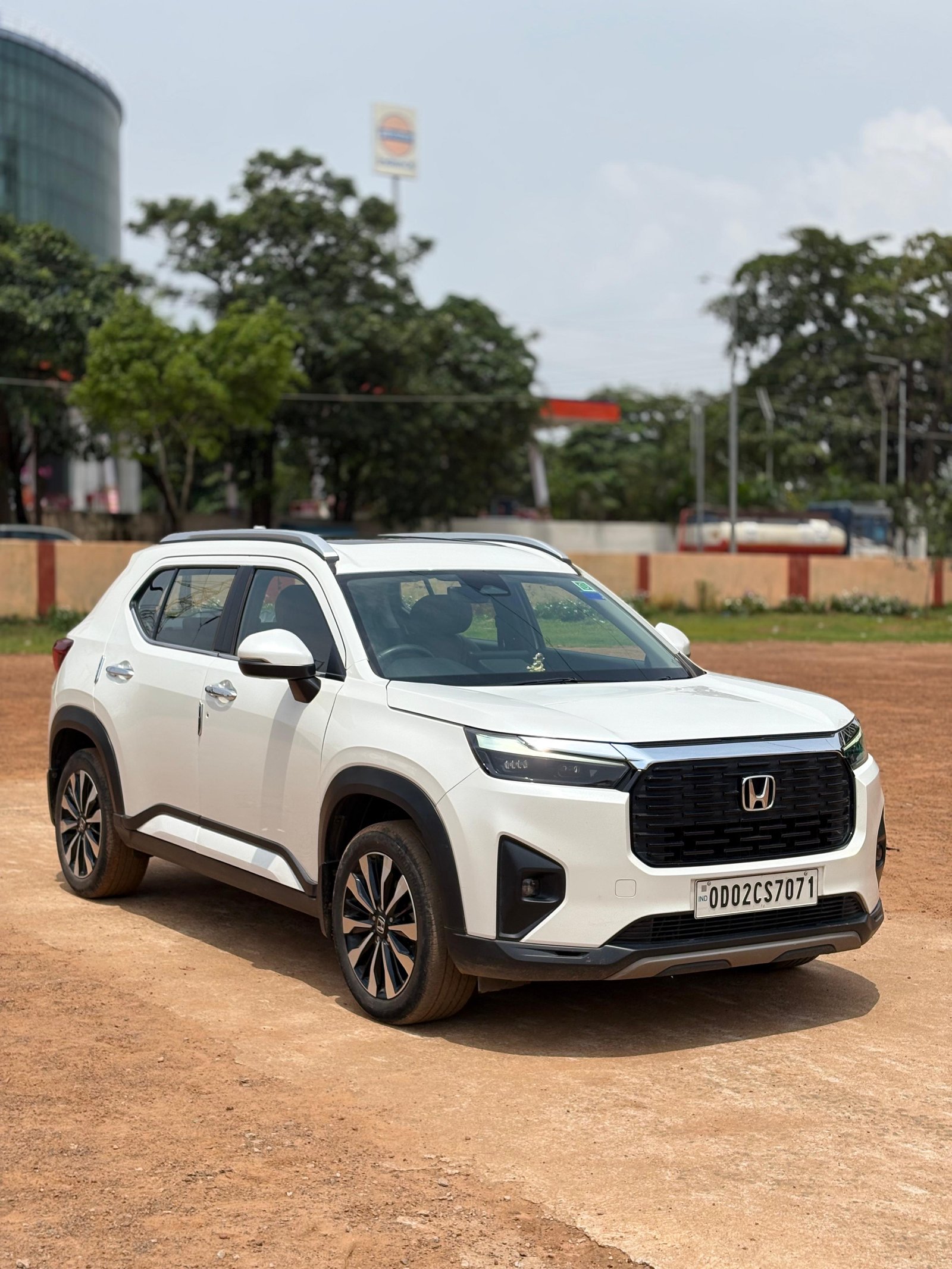 Vehicle image 8