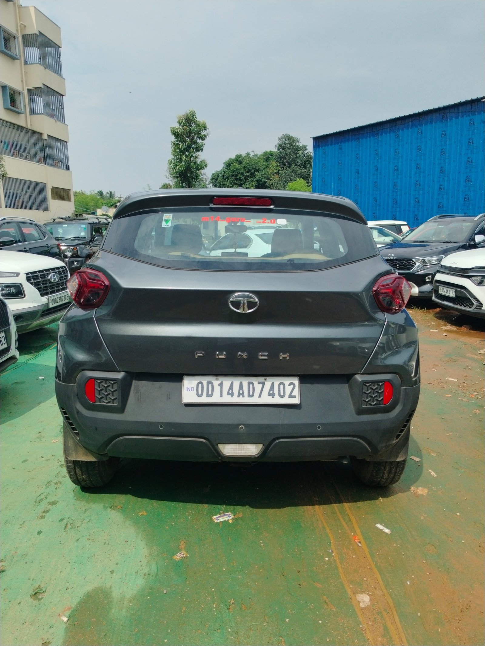 Vehicle image 10