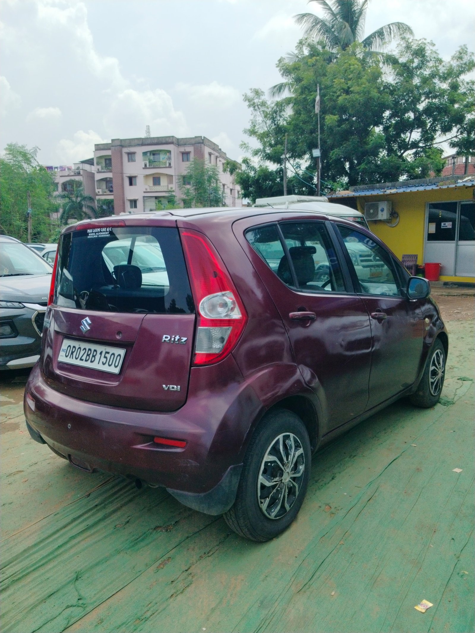 Vehicle image 3
