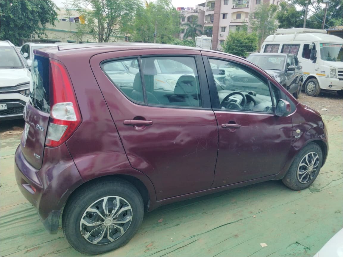 Vehicle image 7