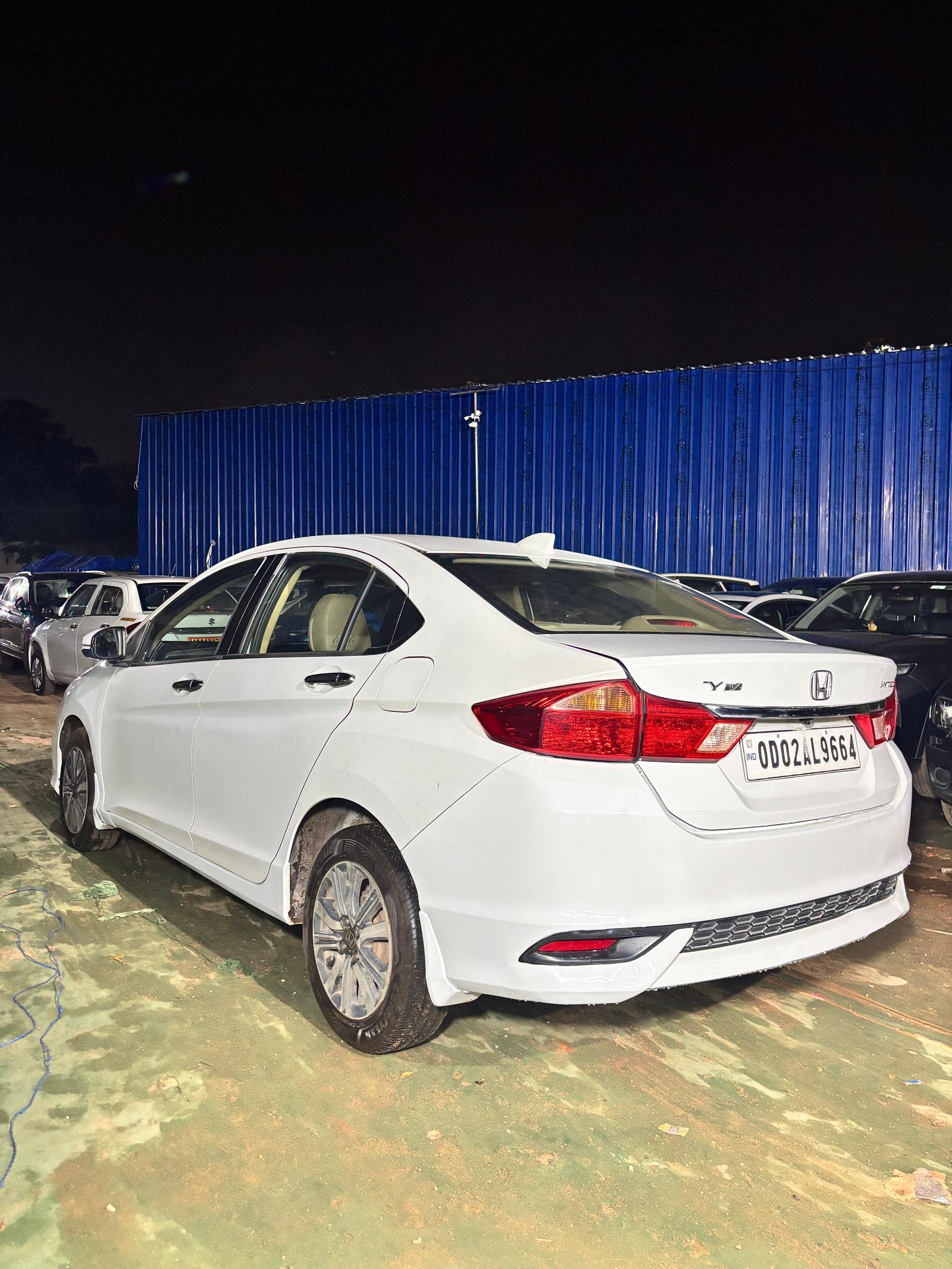 Vehicle image 8