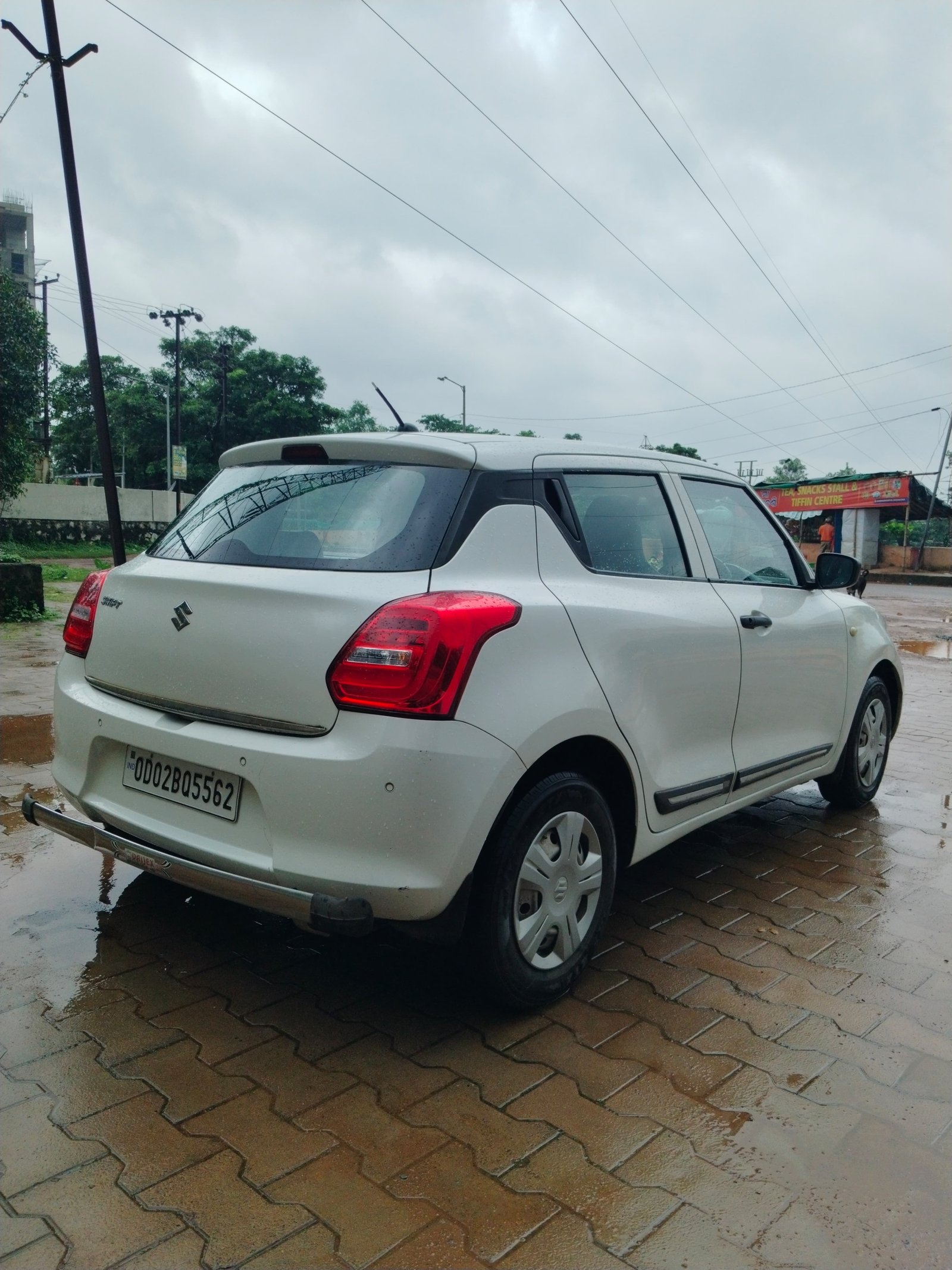 Vehicle image 9