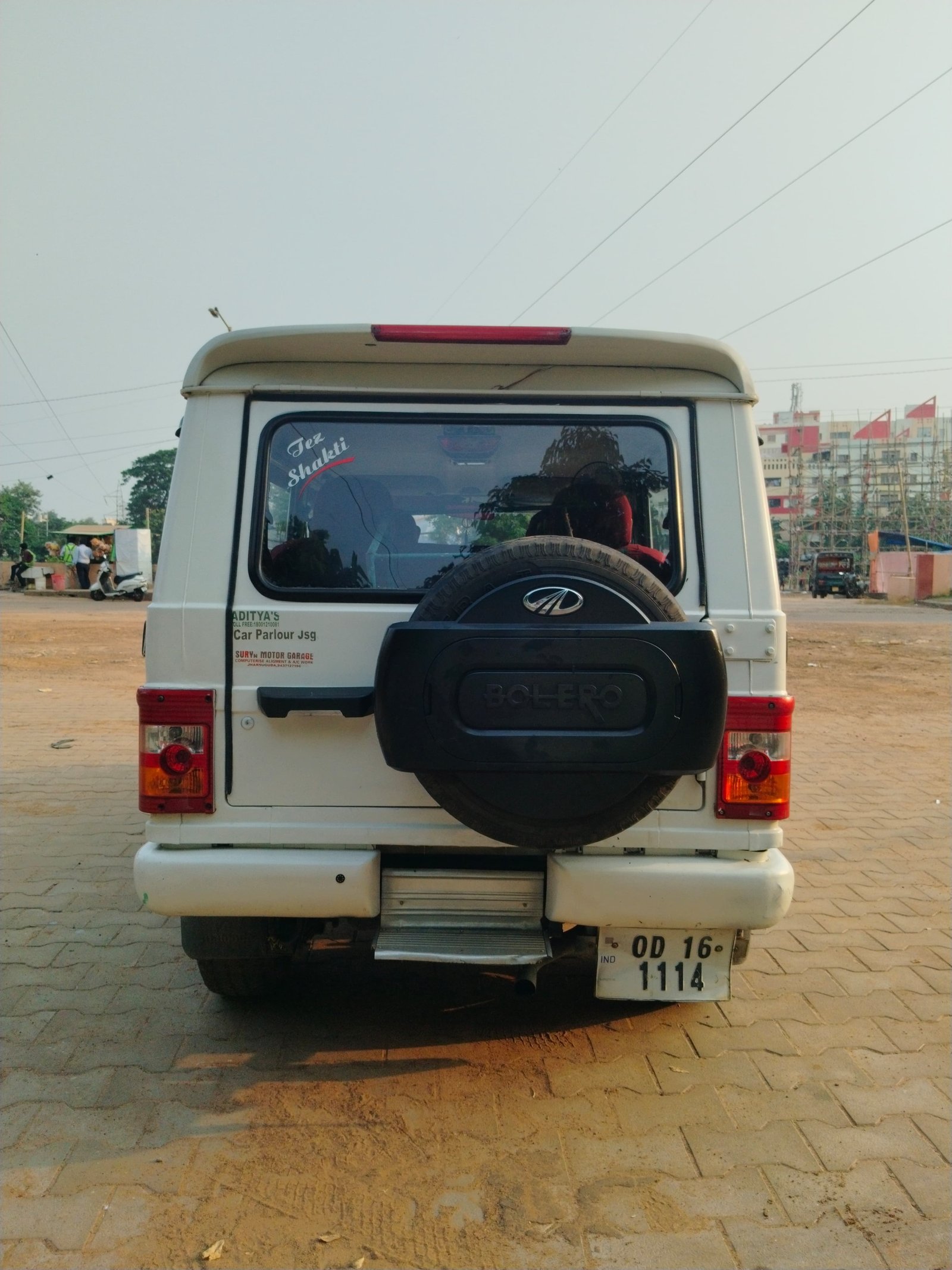 Vehicle image 14