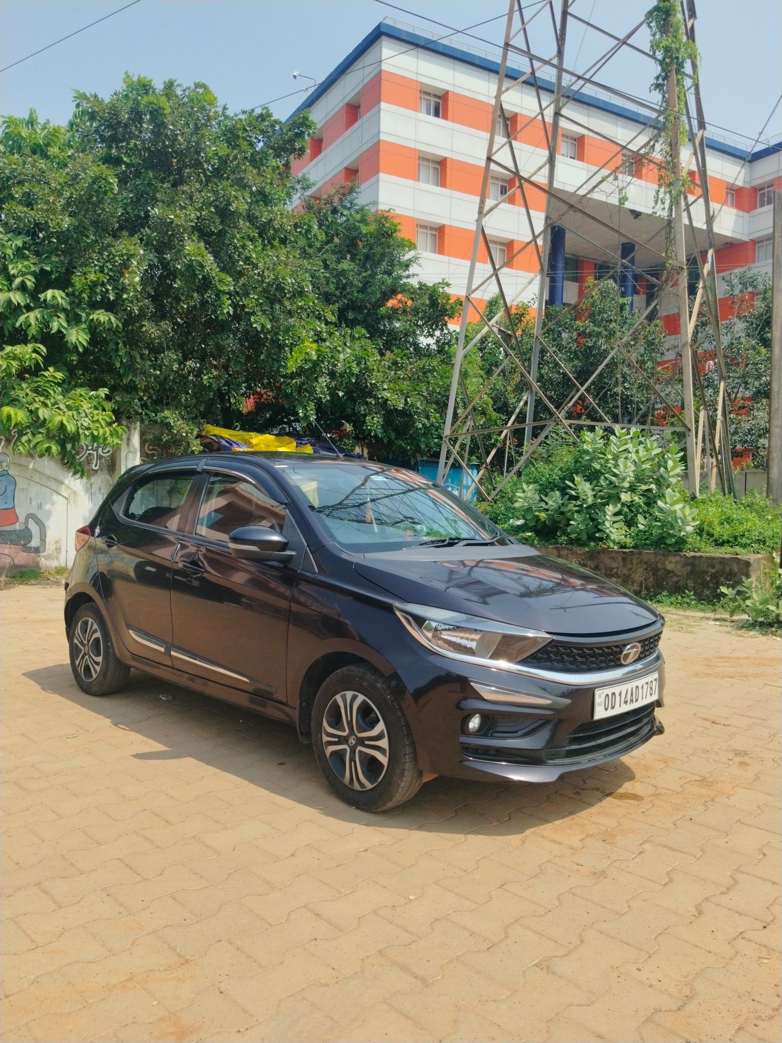 Vehicle image 9