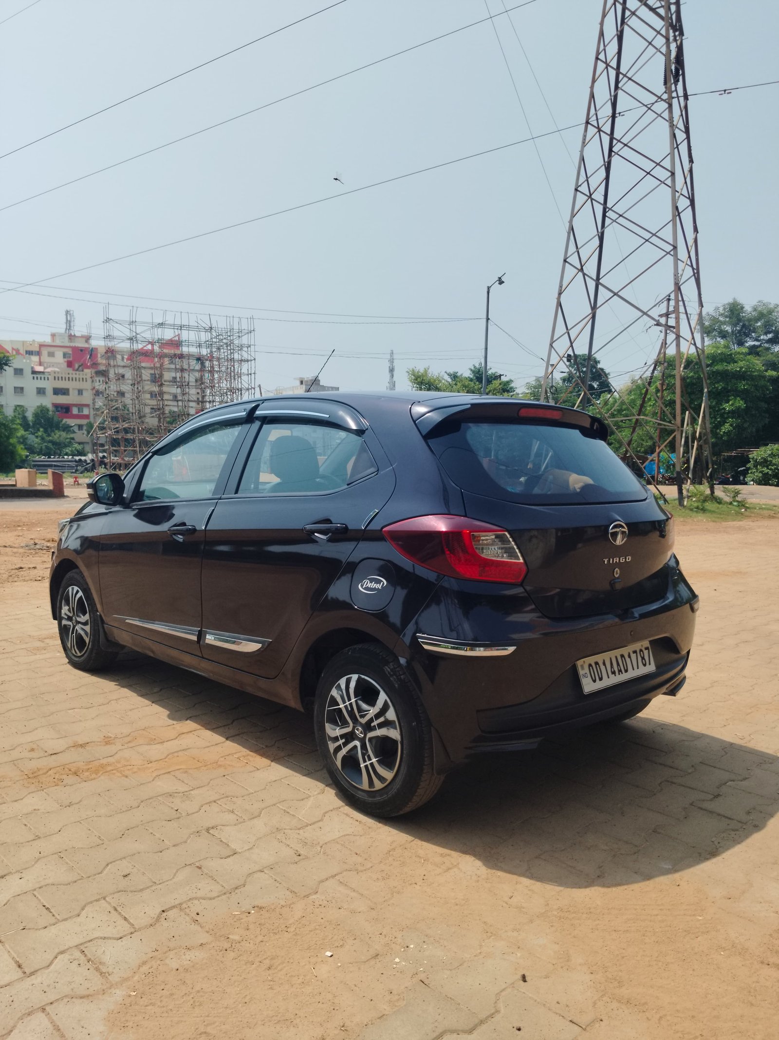Vehicle image 11